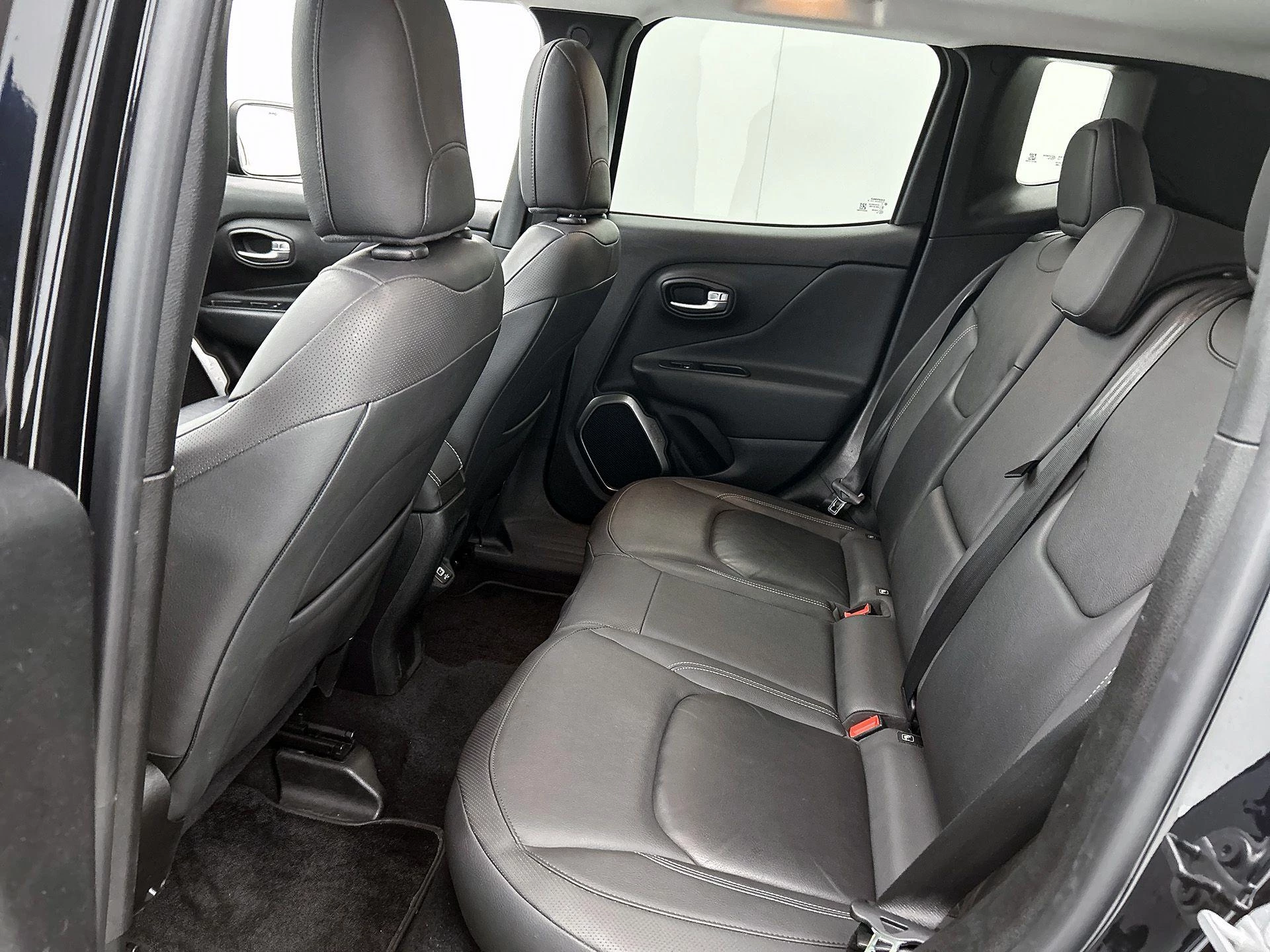 Jeep-Renegade-image-25