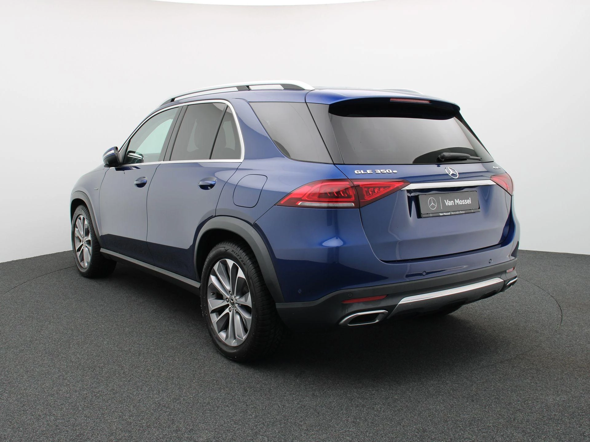 Mercedes-Benz-GLE-image-1