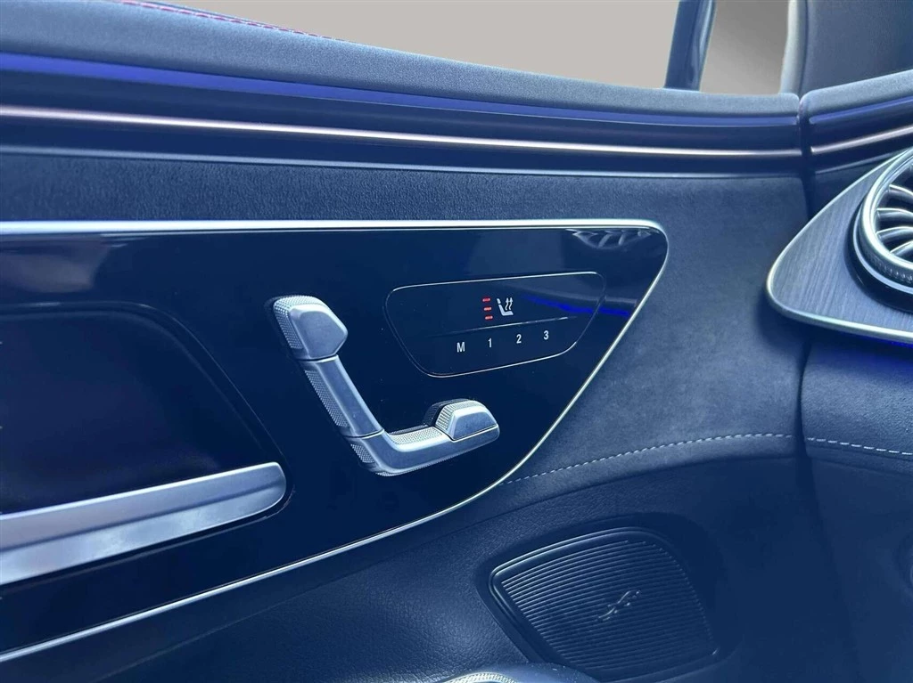 Mercedes-Benz-EQE-image-10