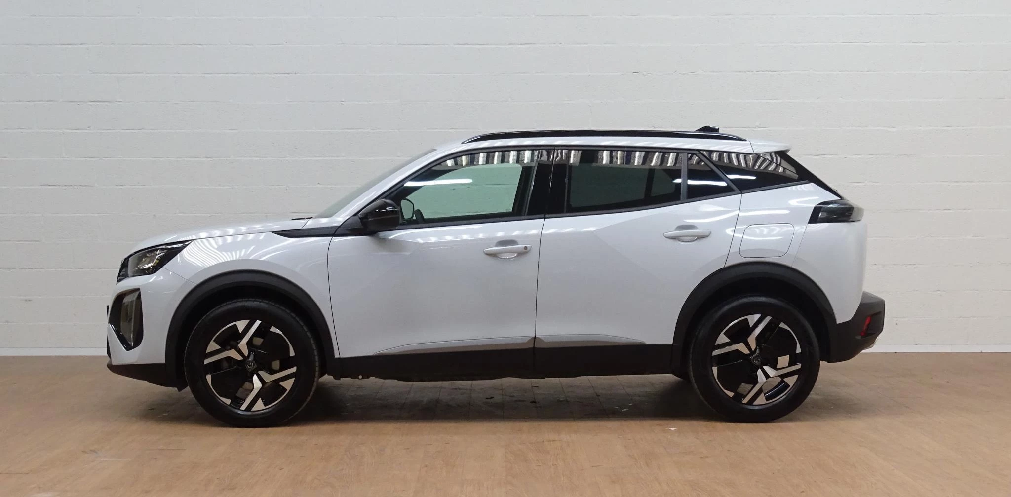 Peugeot 2008 1.2 HYBRID 145 e-DSC6 Allure