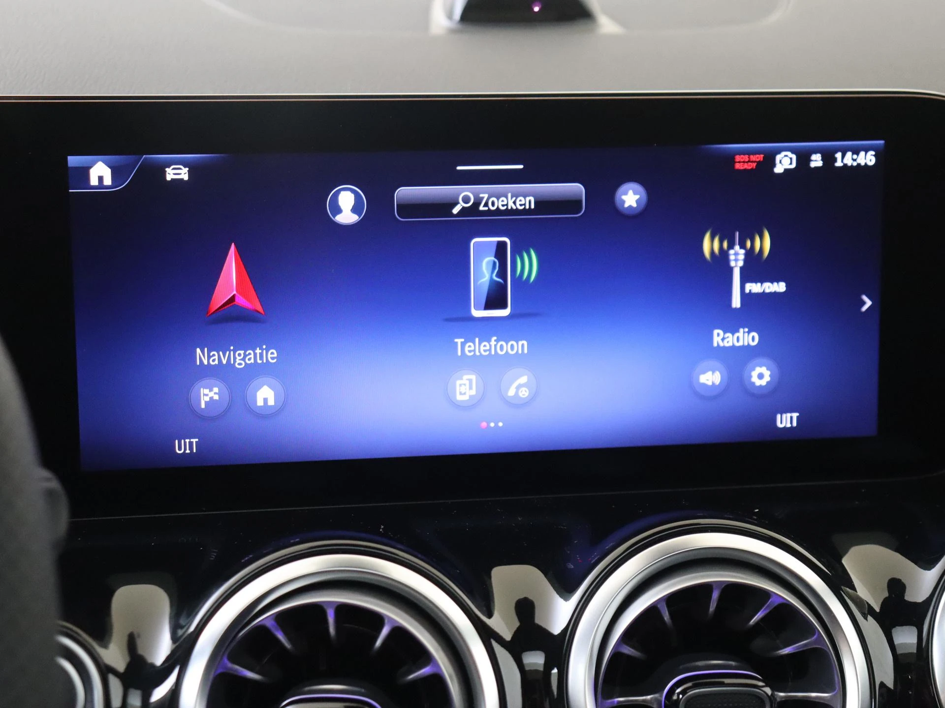Mercedes-Benz-GLA-image-15