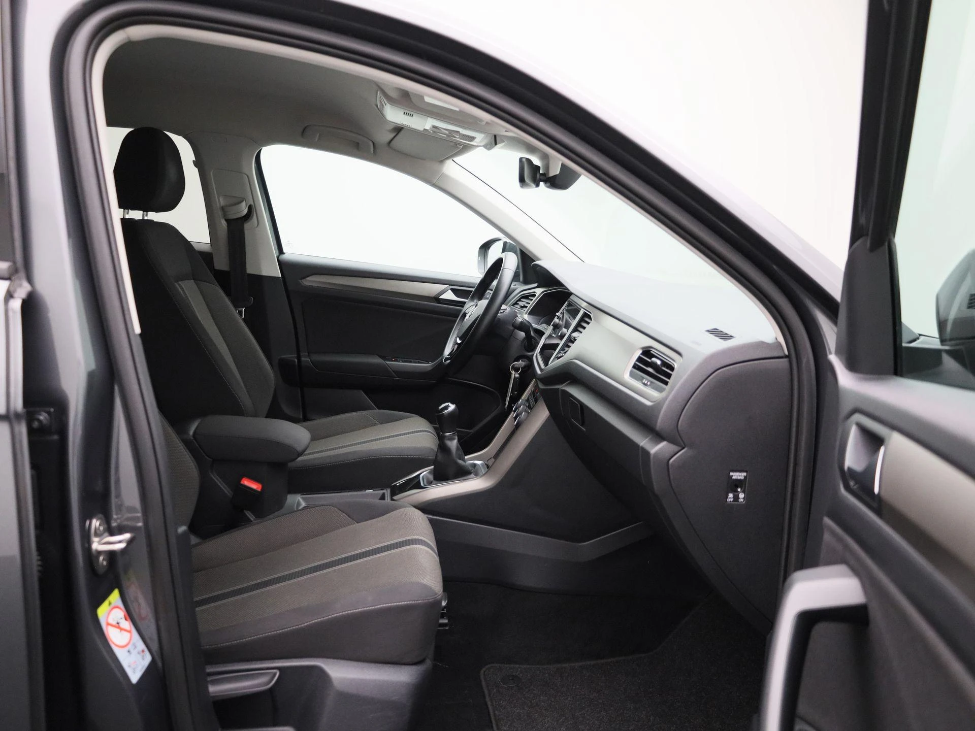 Volkswagen-T-Roc-image-32