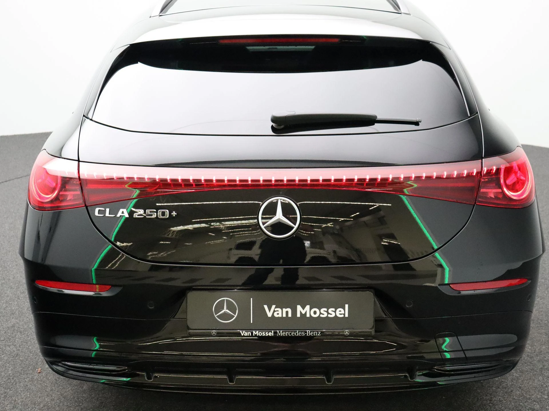 Mercedes-Benz-CLA-image-25
