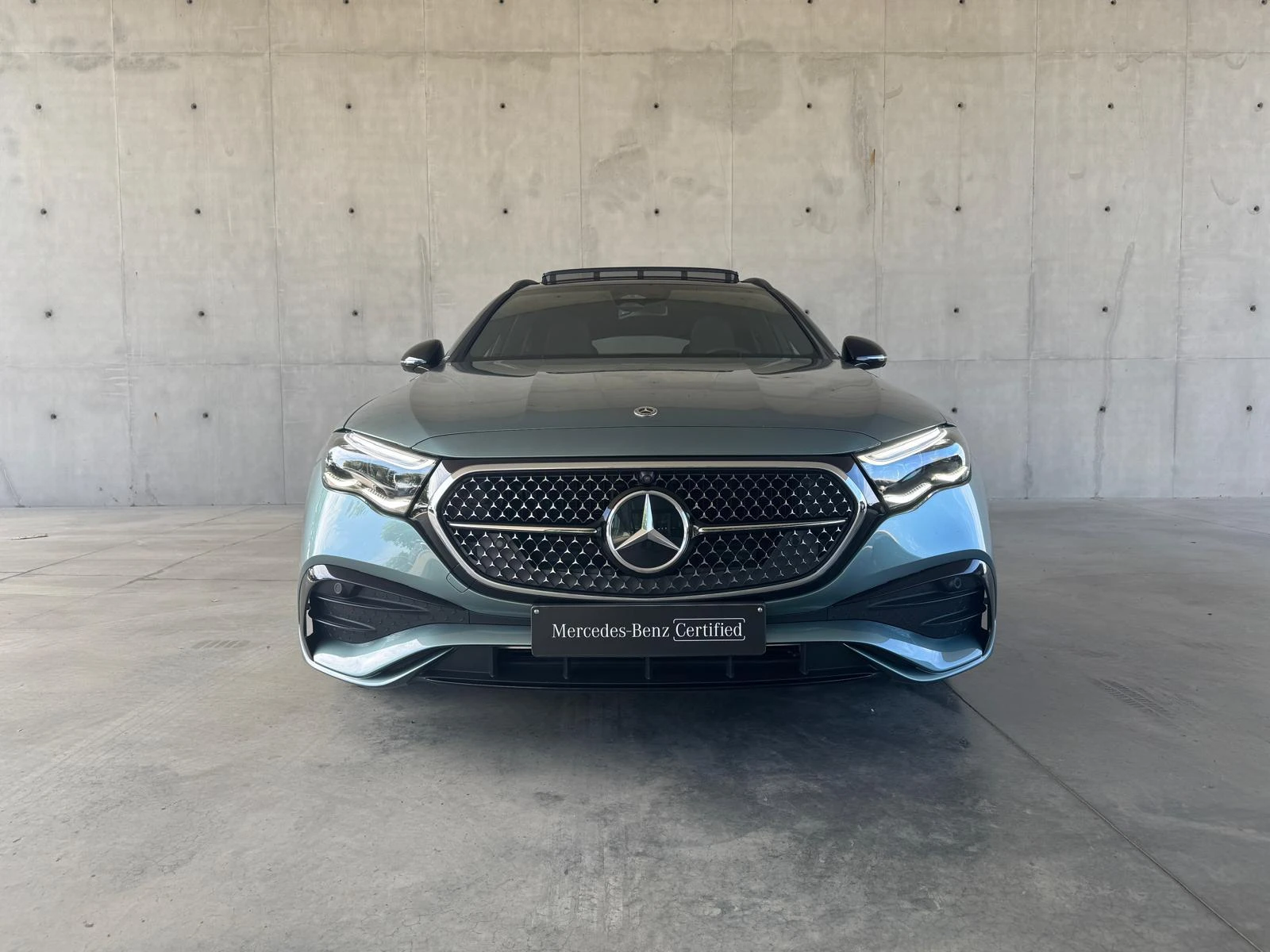 Mercedes-Benz-E-Klasse-image-2