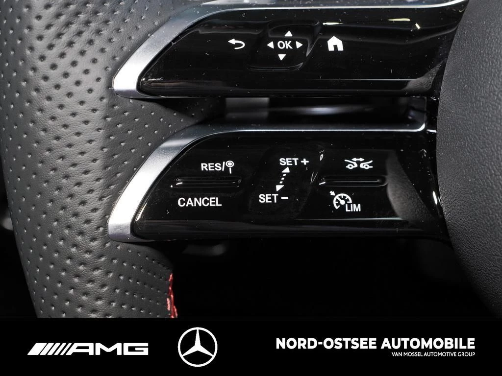 Mercedes-Benz GLA 180 AMG NIGHT PANO MULTIBEAM 19-ZOLL AMG Line
