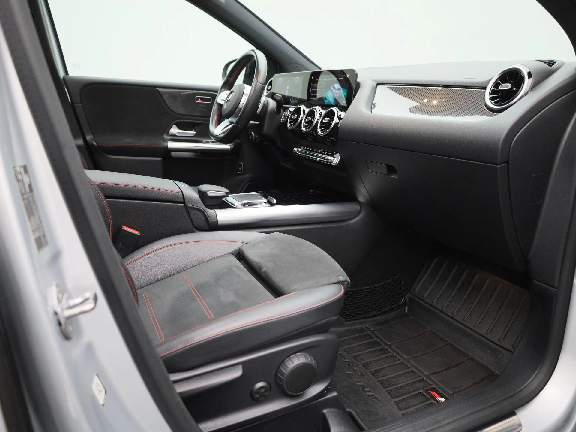 Mercedes-Benz-B-Klasse-image-34