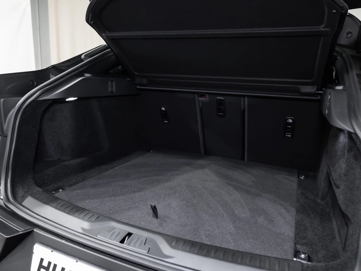 Jaguar-I-PACE-image-9