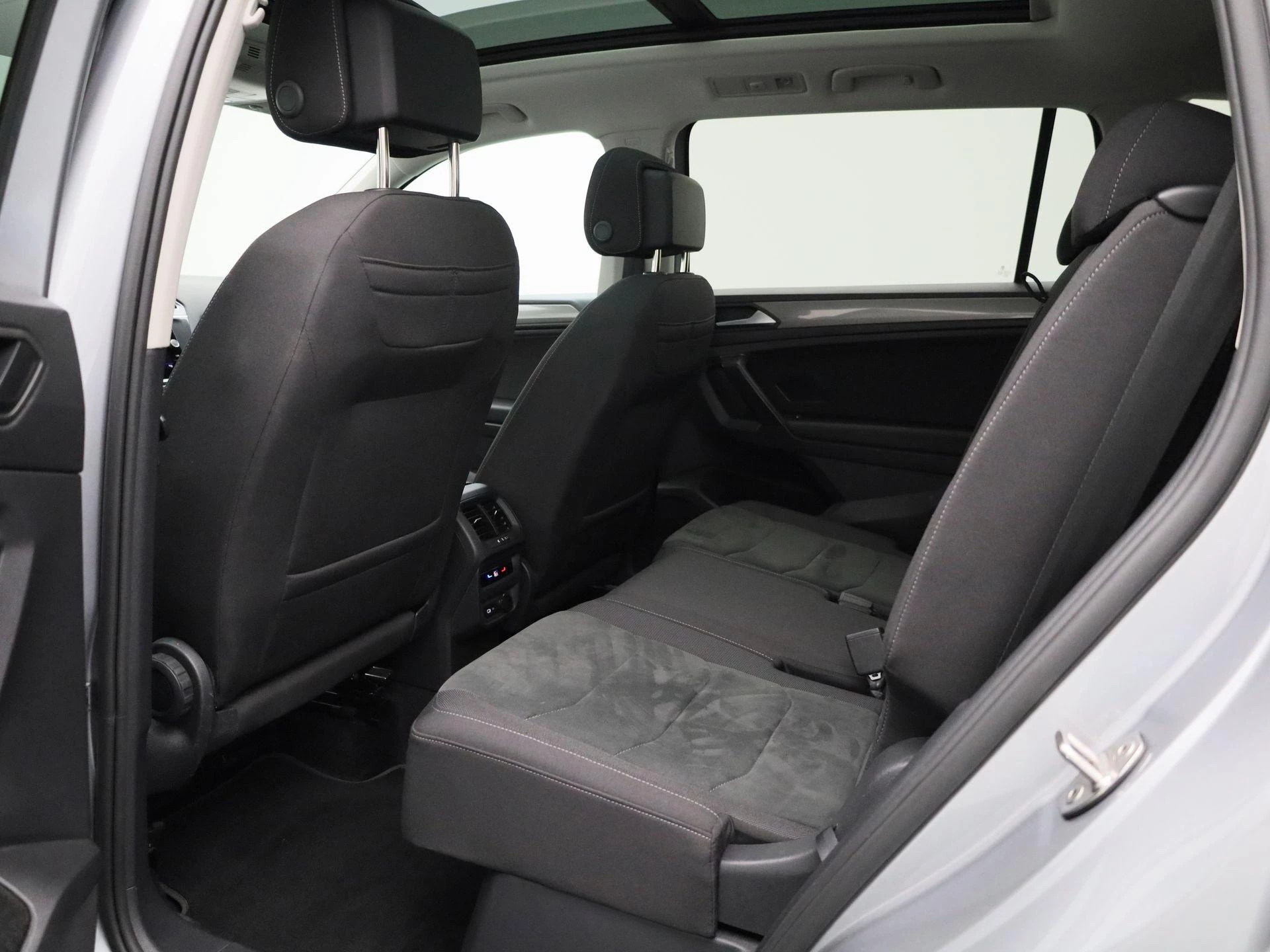 Volkswagen-Tiguan Allspace-image-9