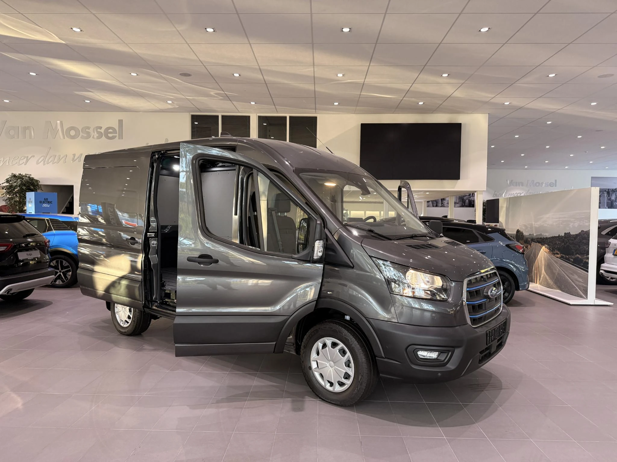 Ford-E-Transit-image-12
