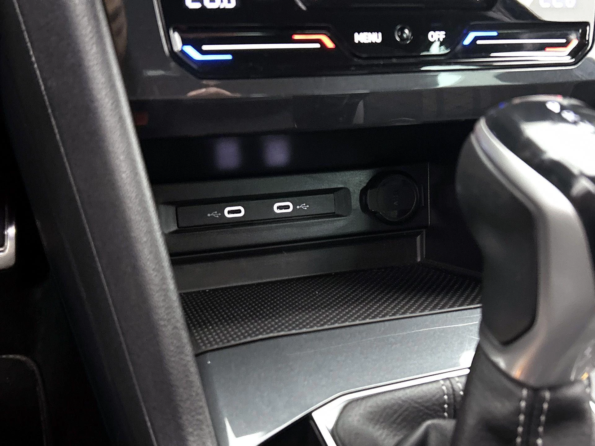 Volkswagen-Tiguan-image-35