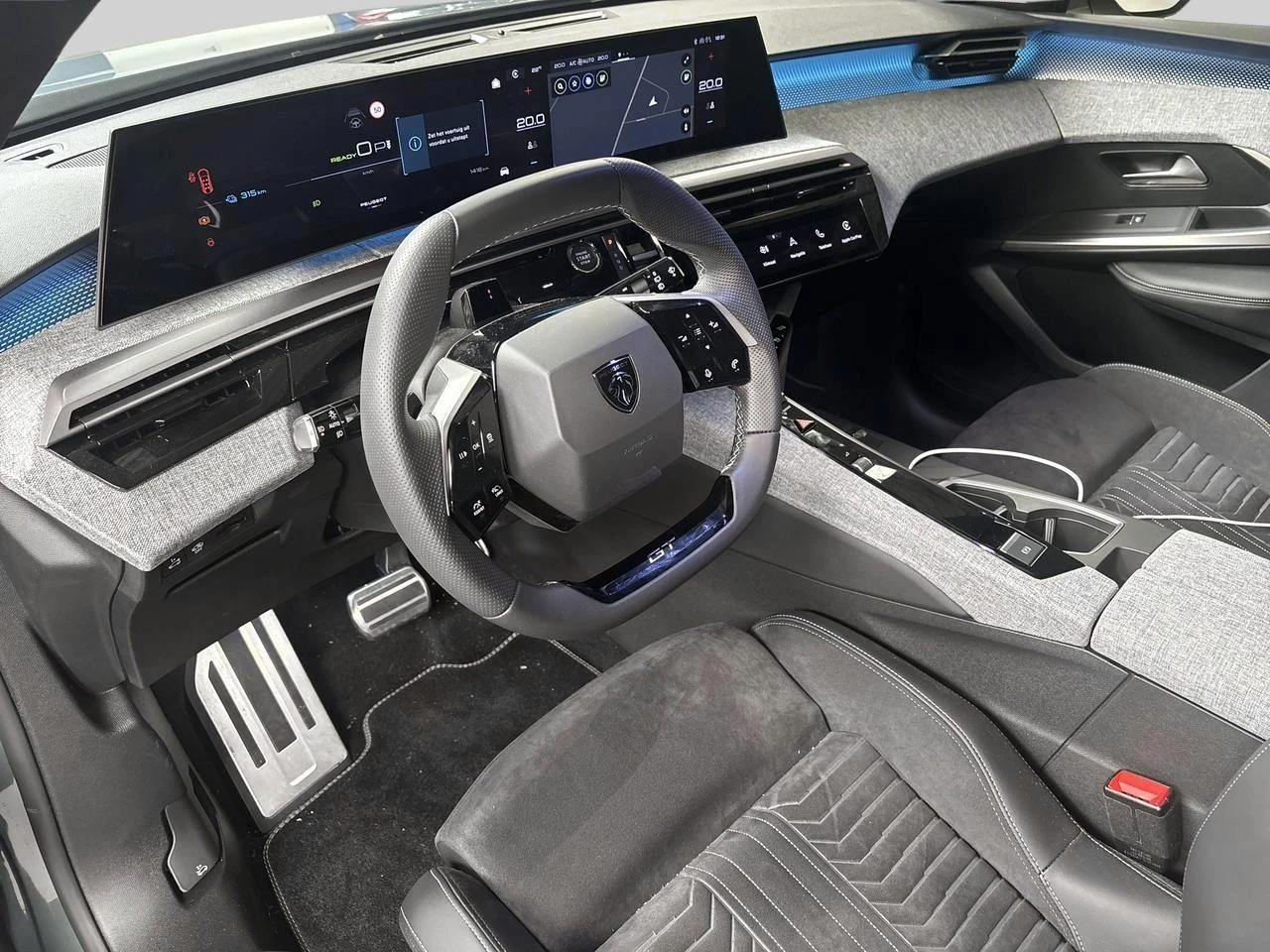 Peugeot-e-5008-image-7