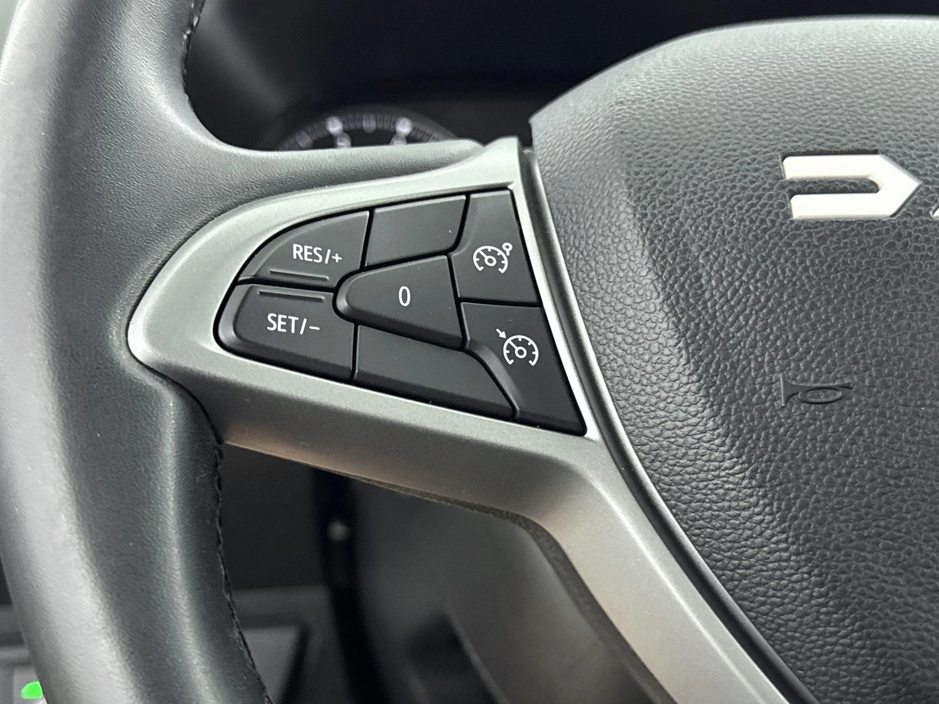 Dacia-Sandero Stepway-image-5