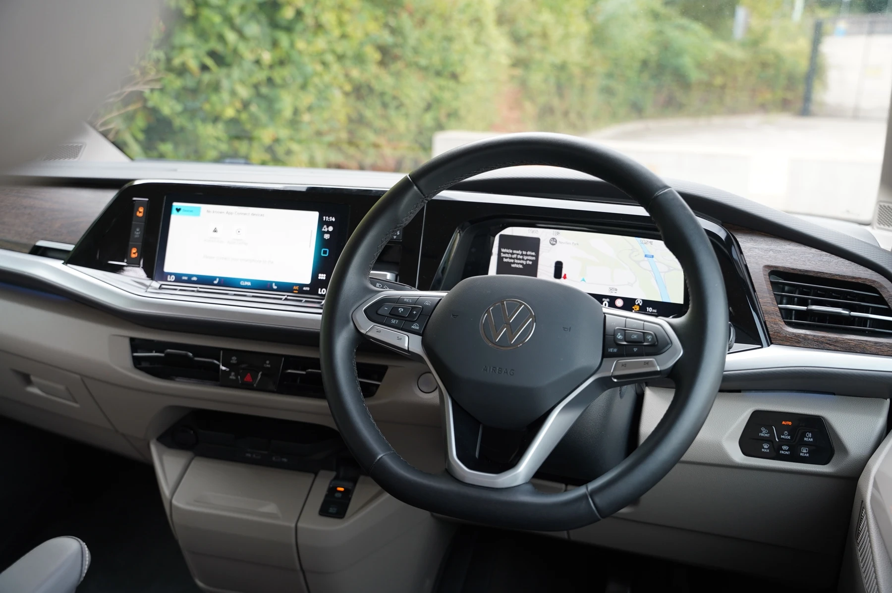Volkswagen-Multivan-image-7