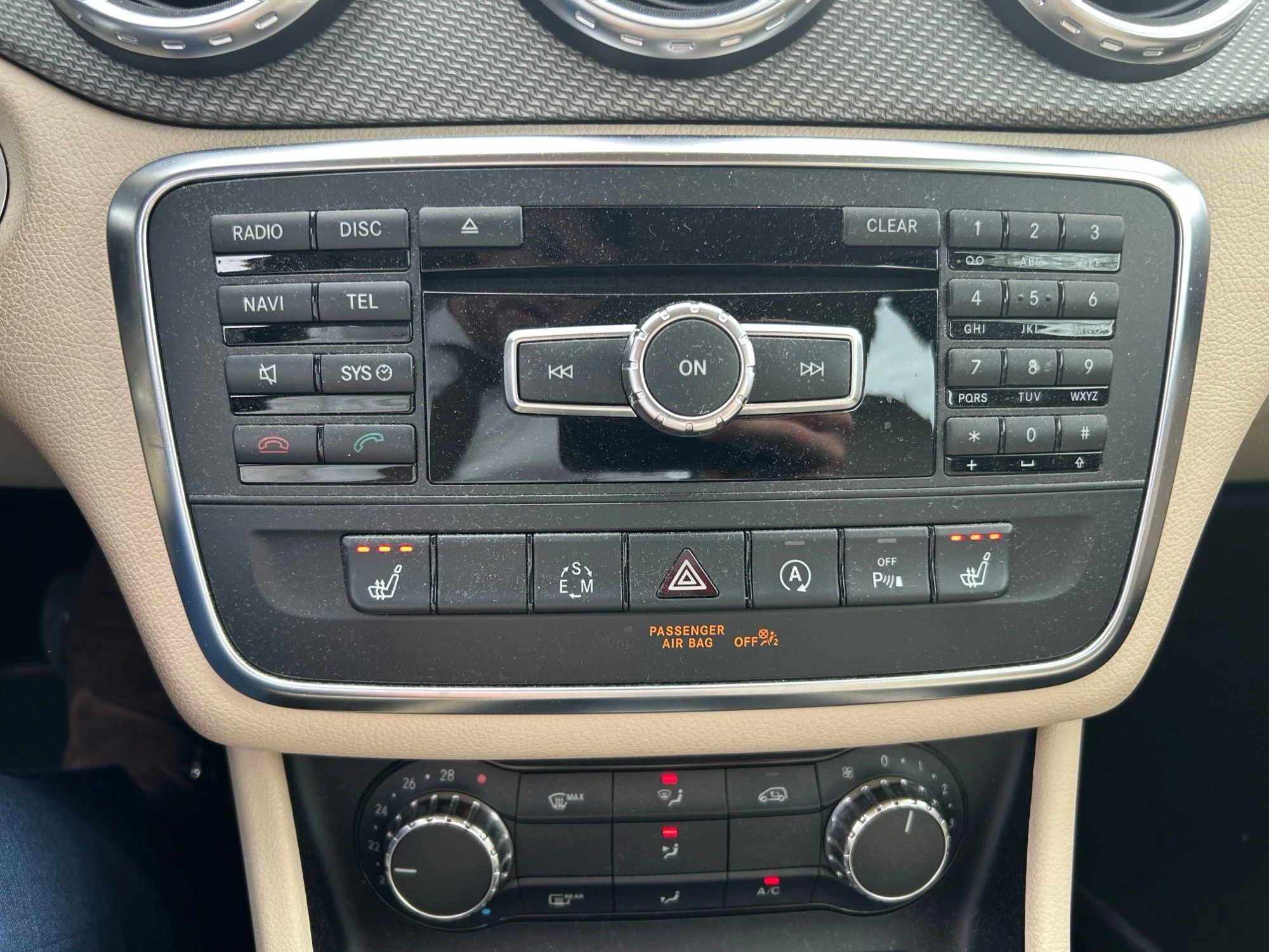 Mercedes-Benz-GLA-image-12