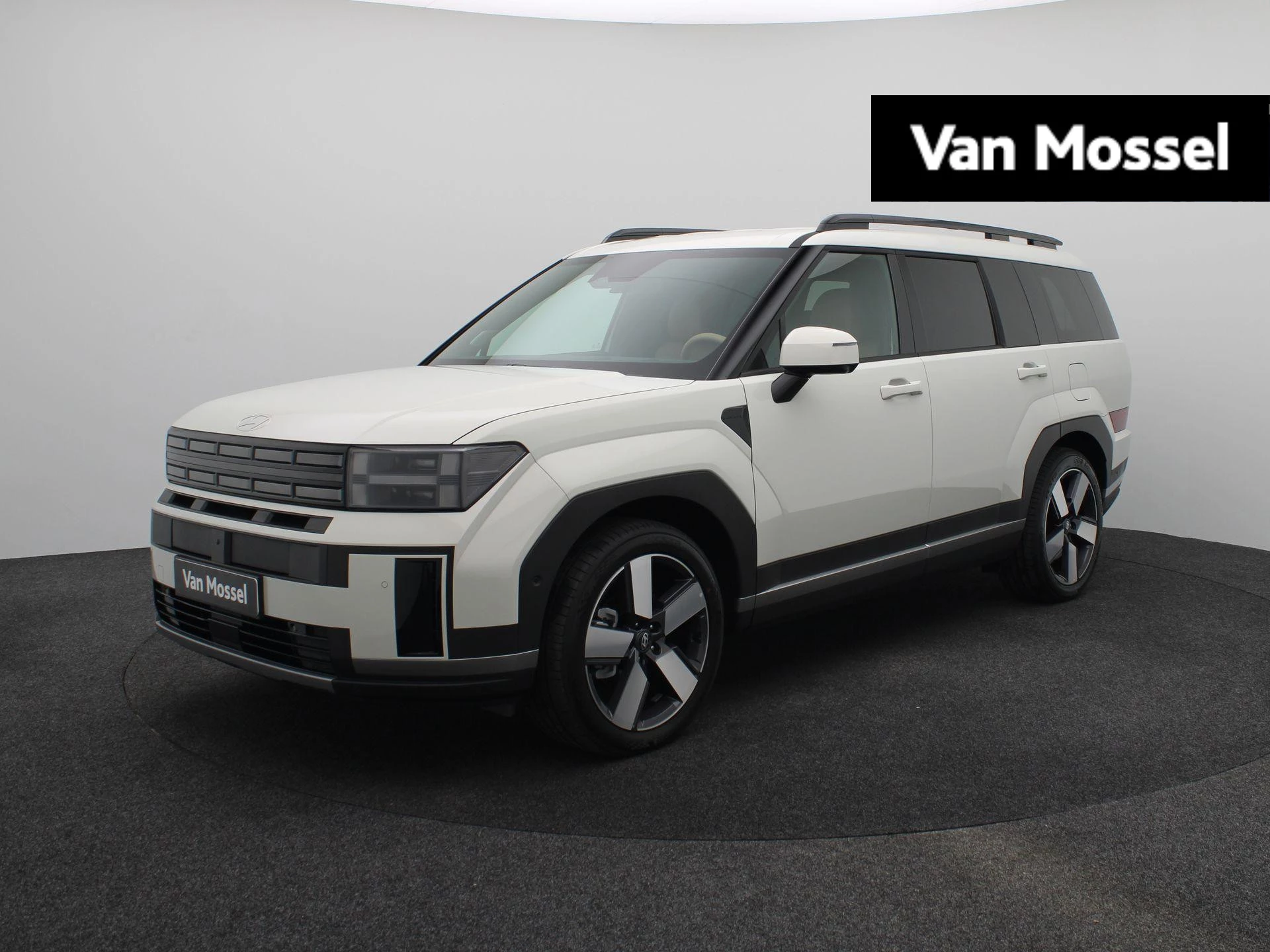 Hyundai-Santa Fe-image-0