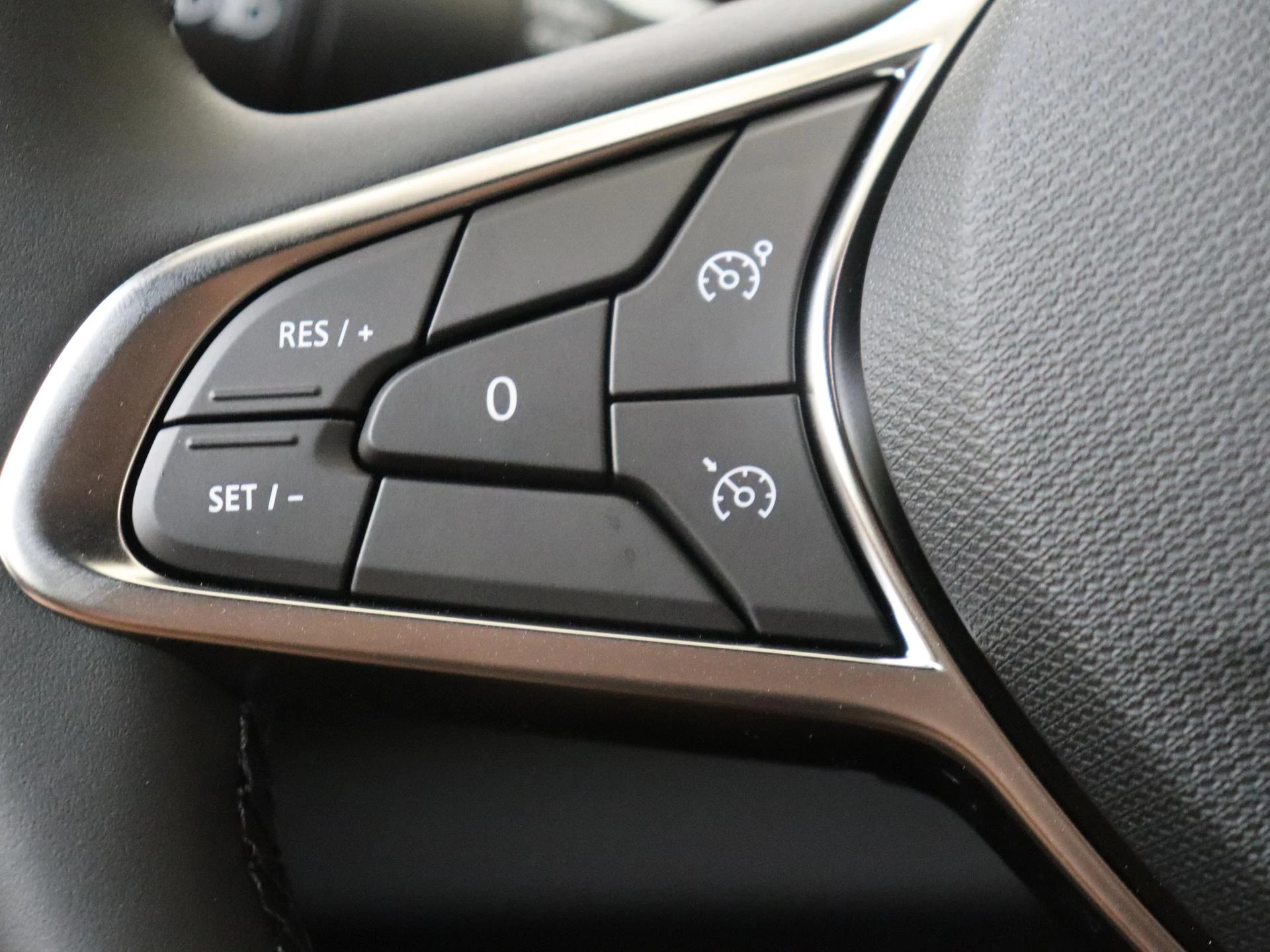 Renault-Clio-image-11