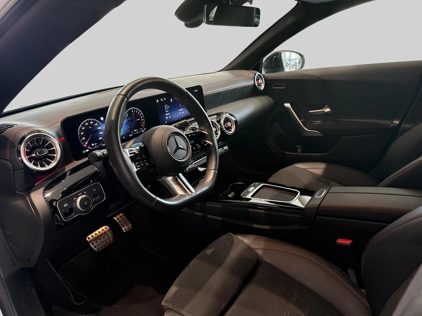 Mercedes-Benz-CLA-image-3