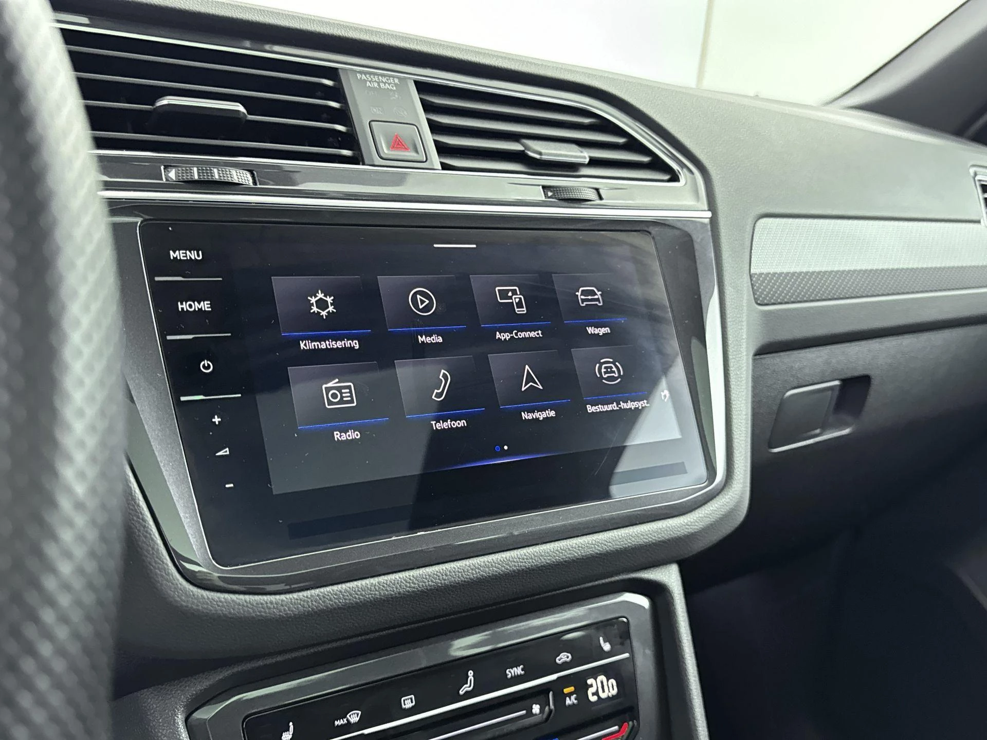 Volkswagen-Tiguan-image-16