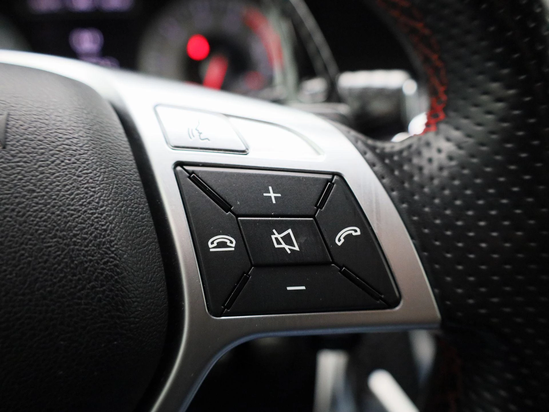 Mercedes-Benz-A-Klasse-image-16