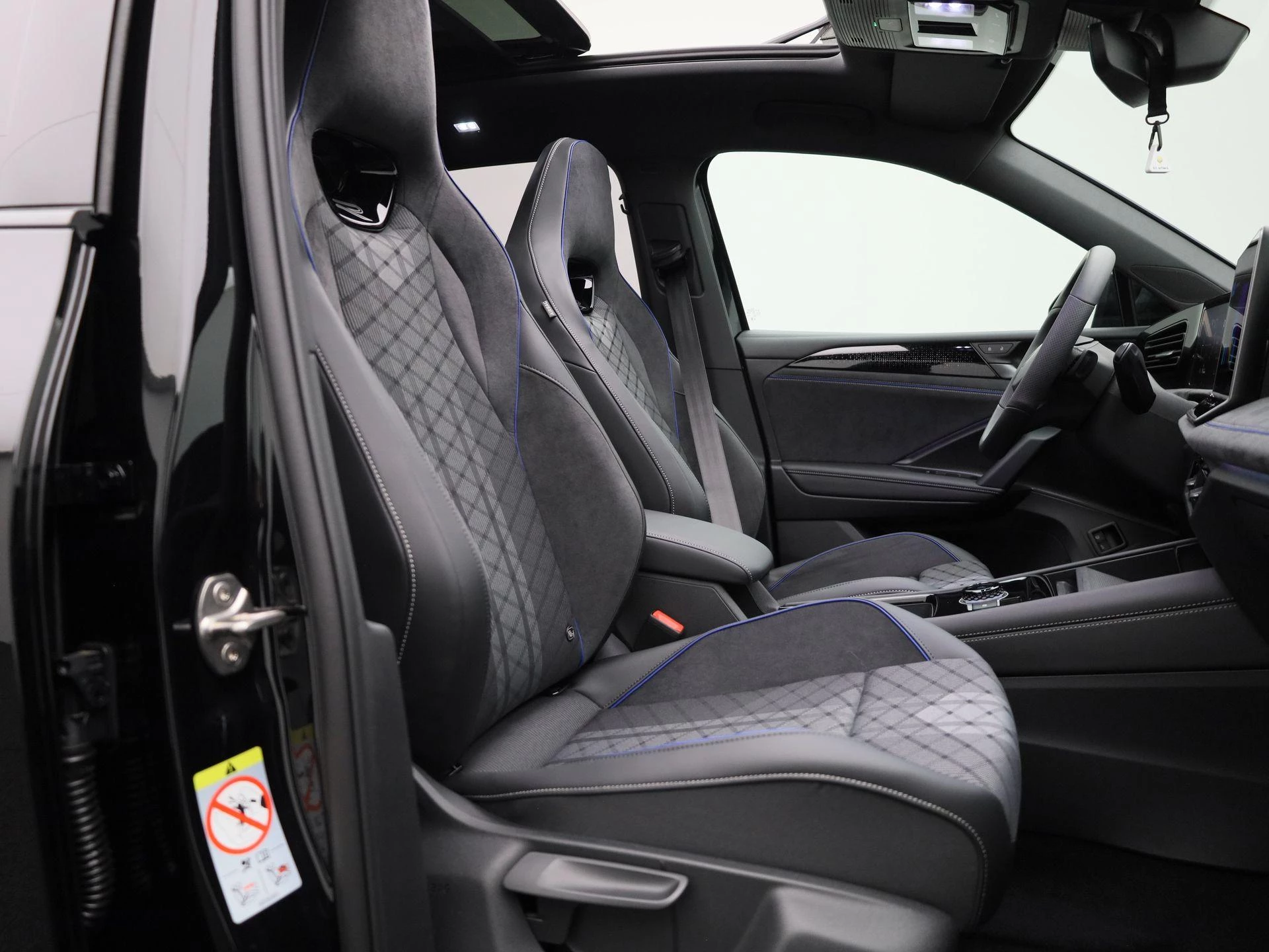 Volkswagen-Tiguan-image-40