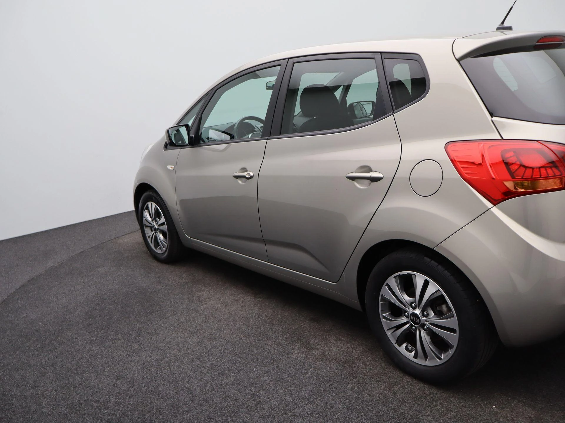 Kia-Venga-image-23