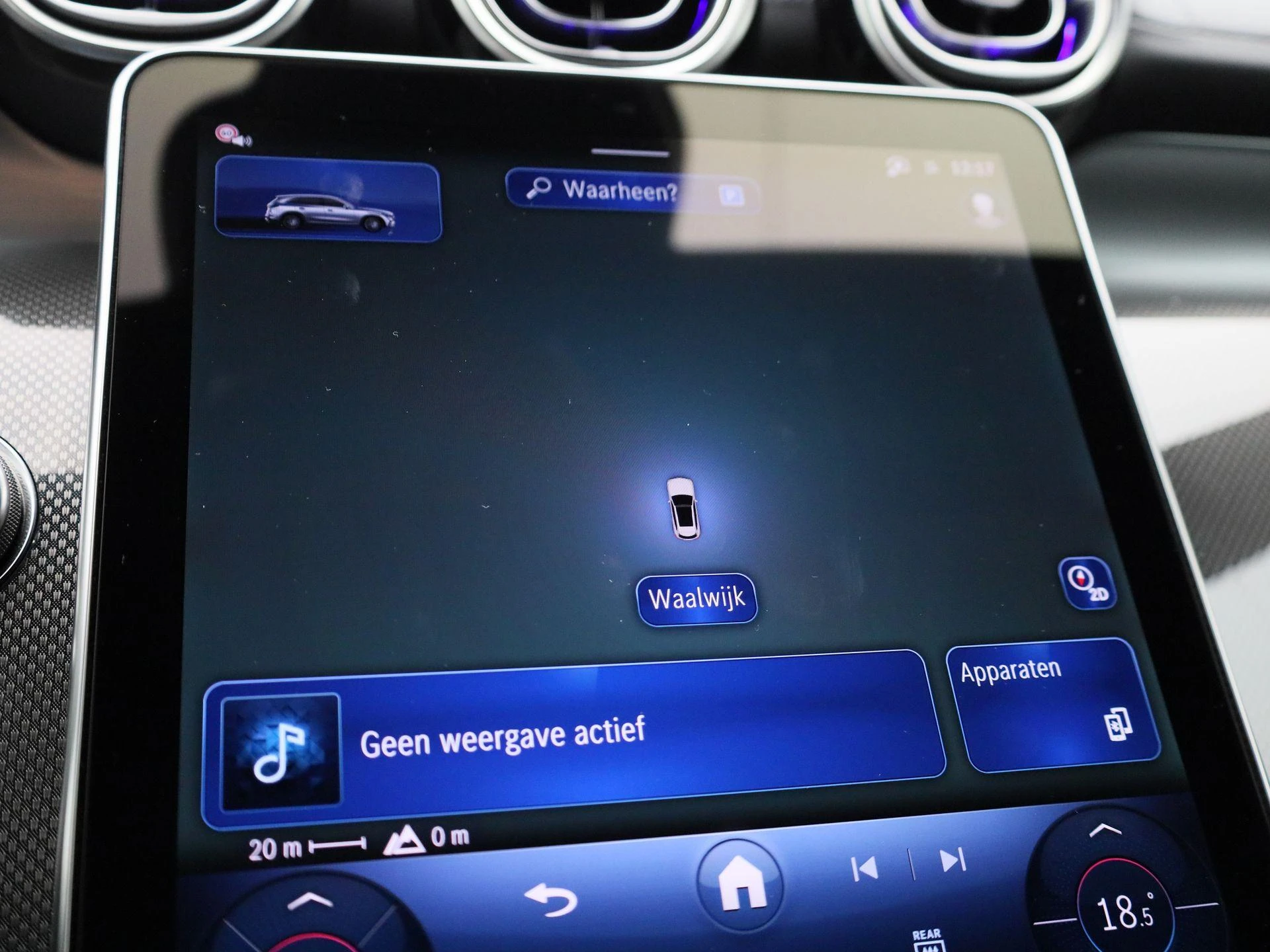 Mercedes-Benz-GLC-image-16
