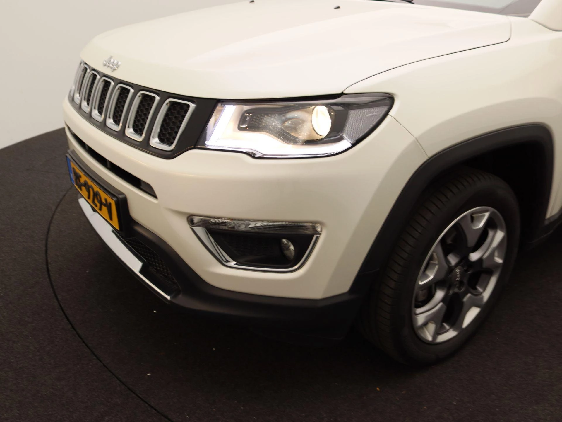 Jeep-Compass-image-14