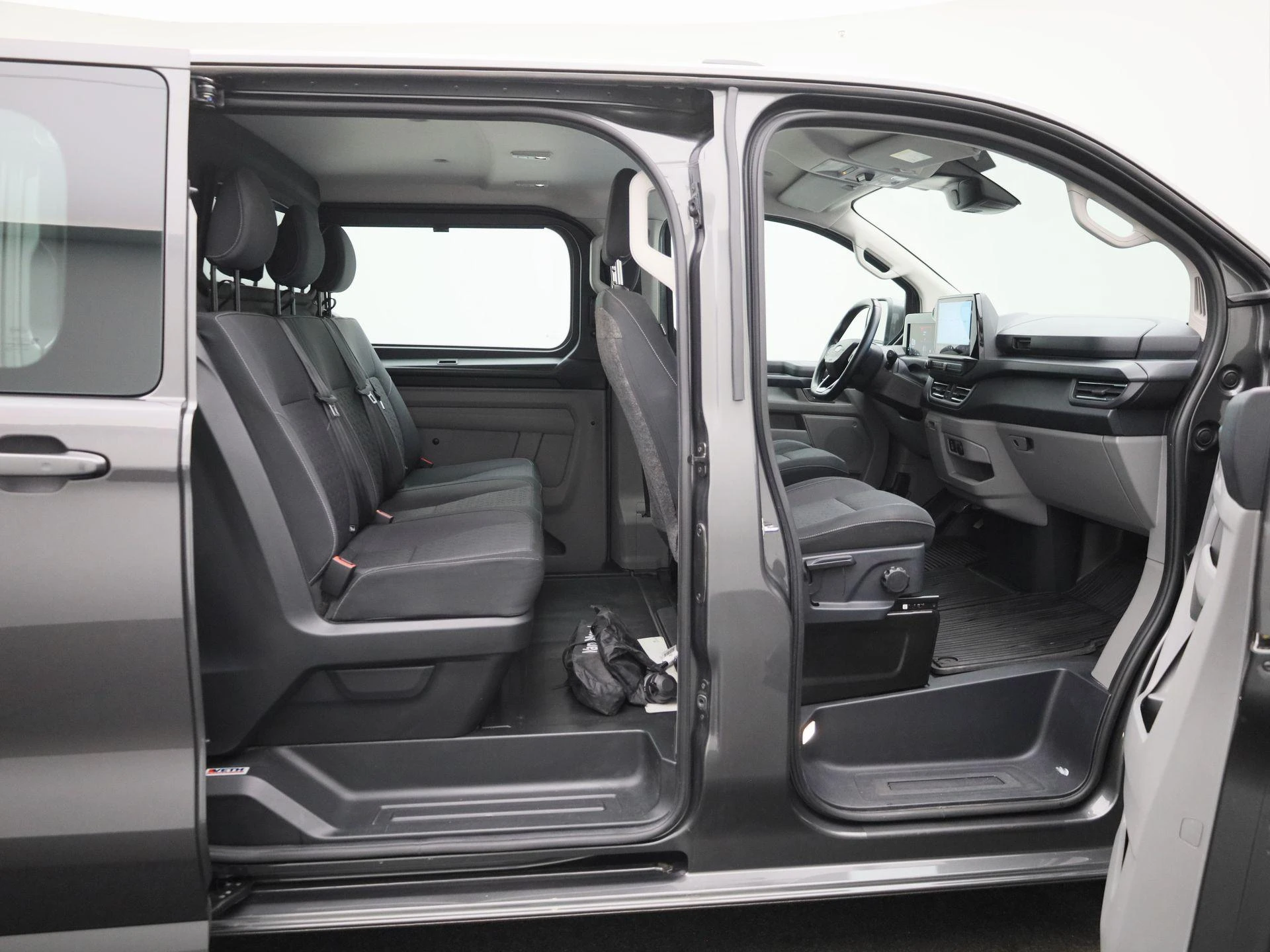 Ford-Transit Custom-image-30