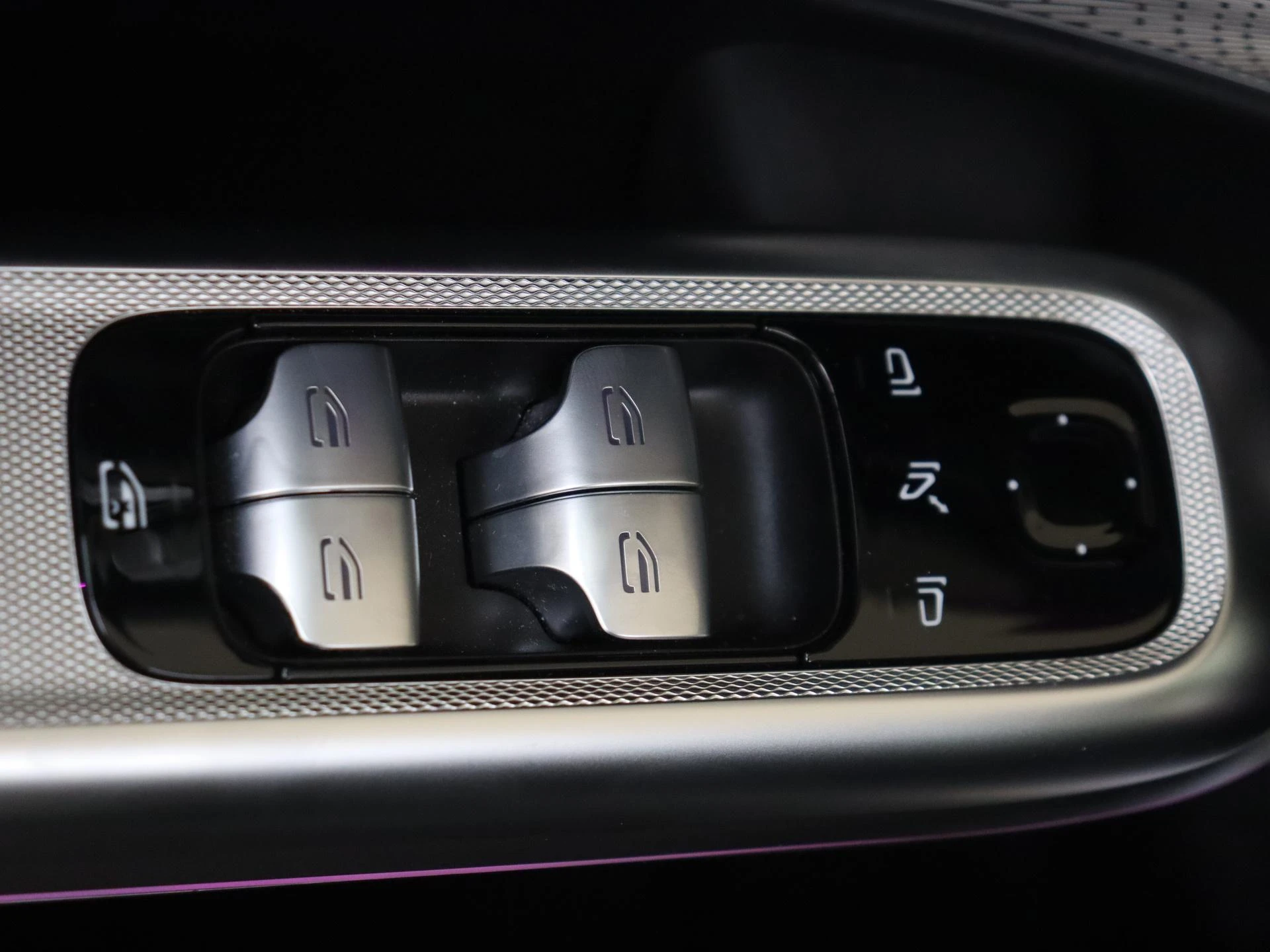 Mercedes-Benz-E-Klasse-image-26