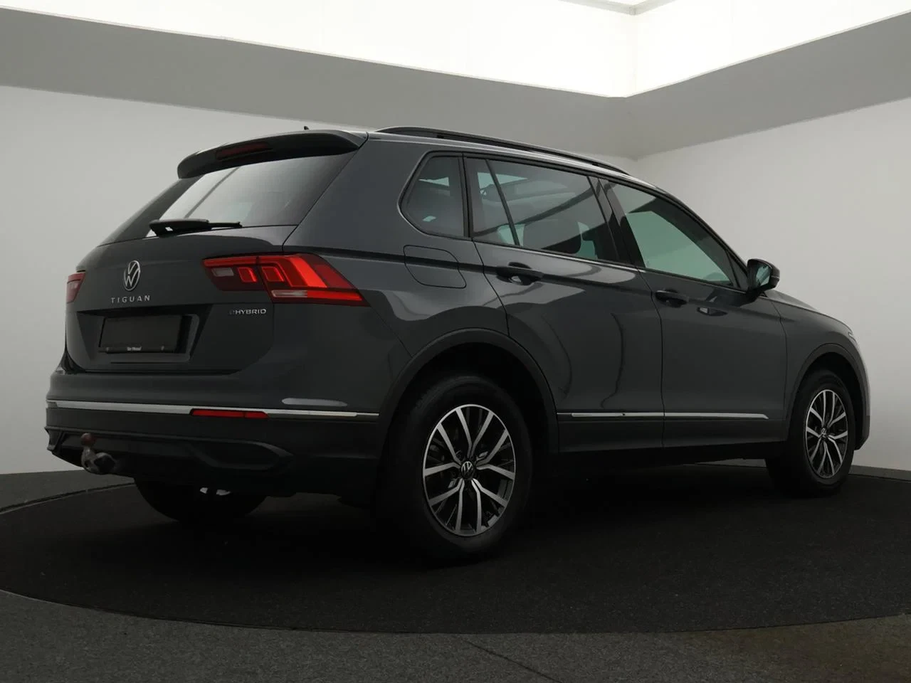 Volkswagen-Tiguan-image-5
