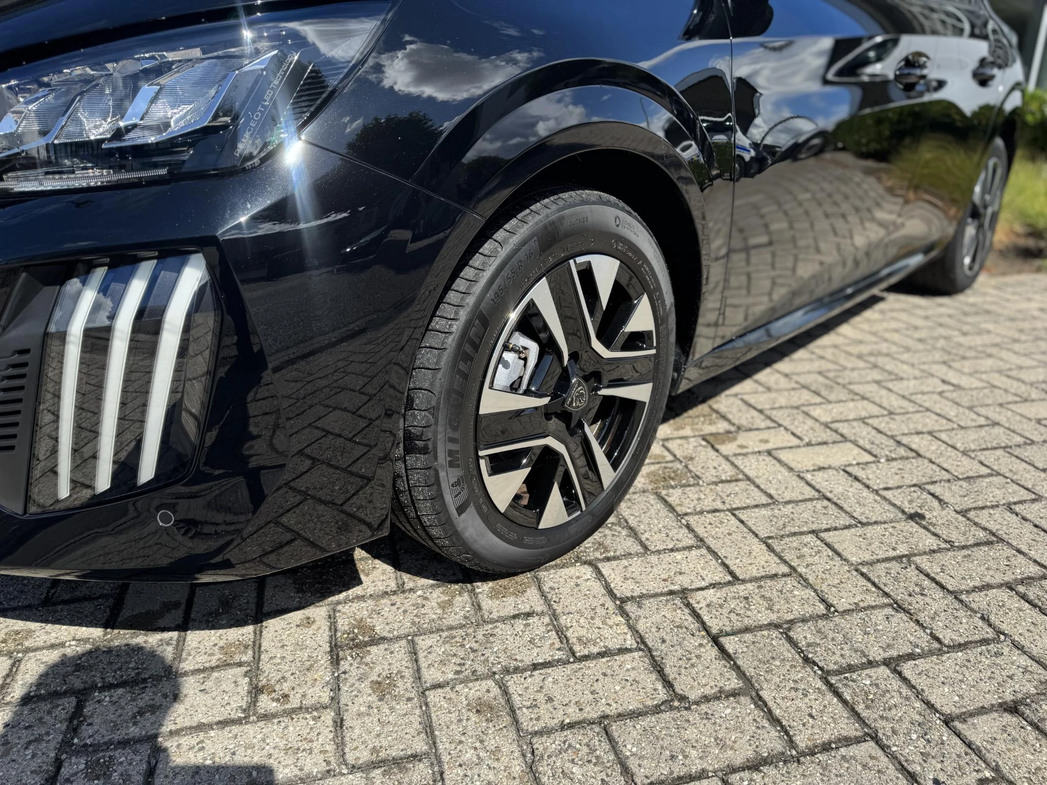Peugeot-208-image-9