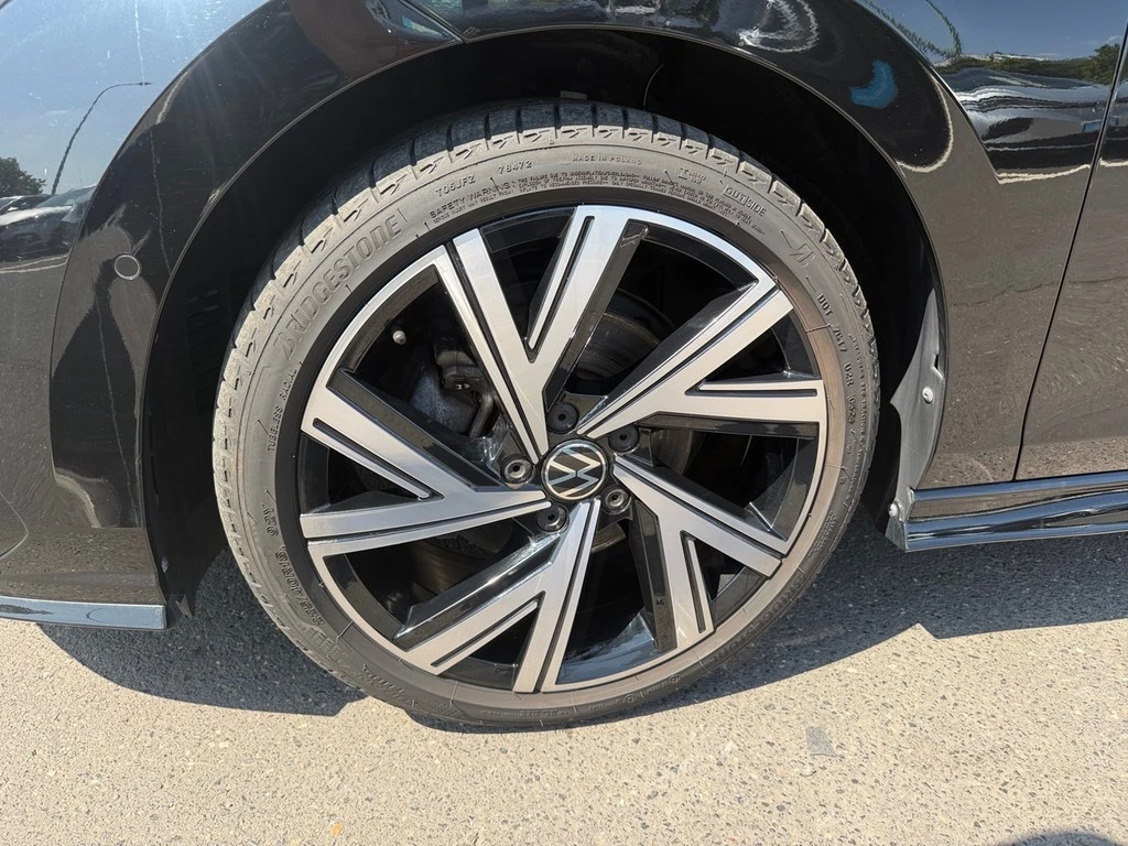 Volkswagen-Golf-image-2
