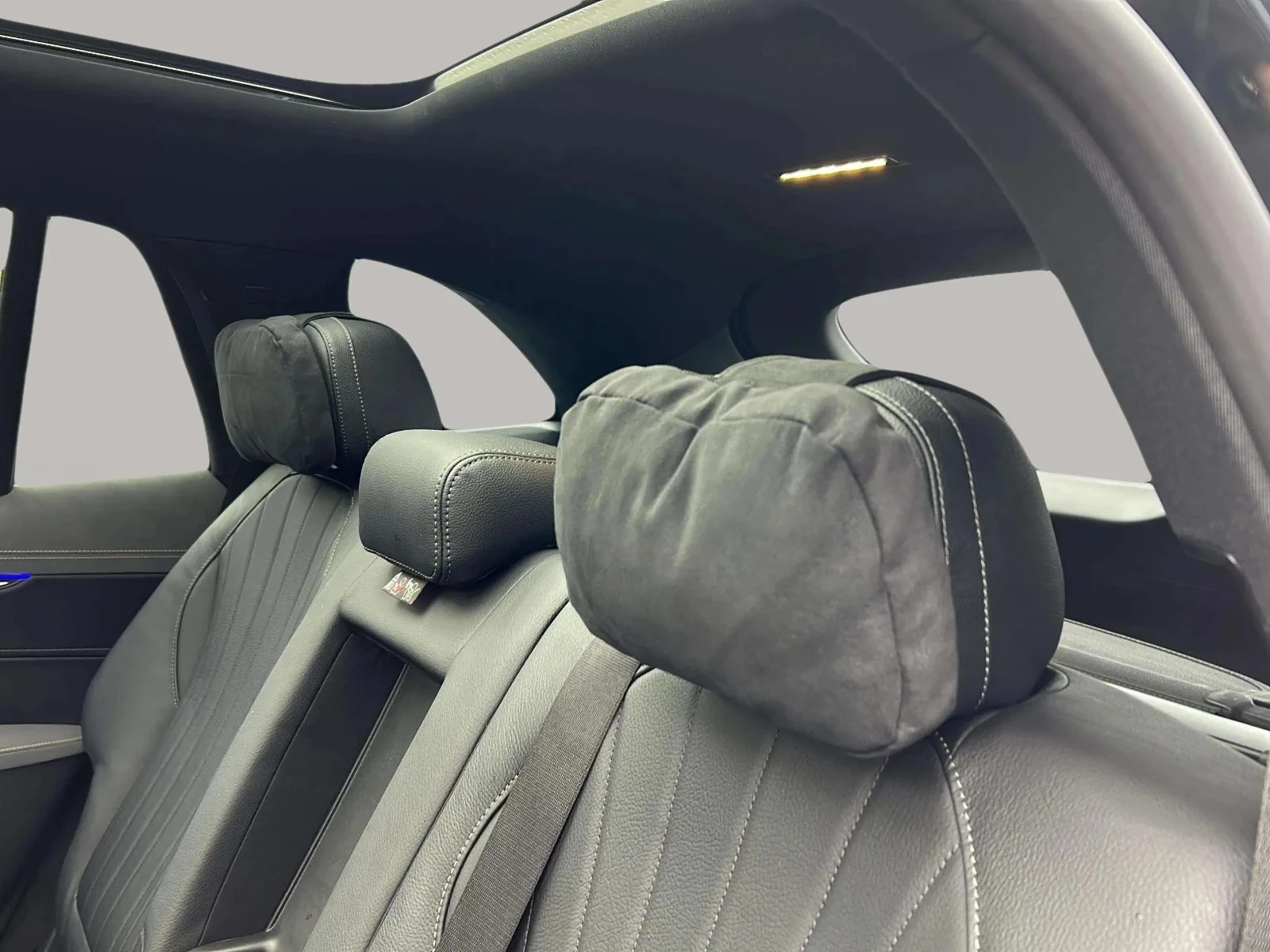 Mercedes-Benz-EQS-image-17