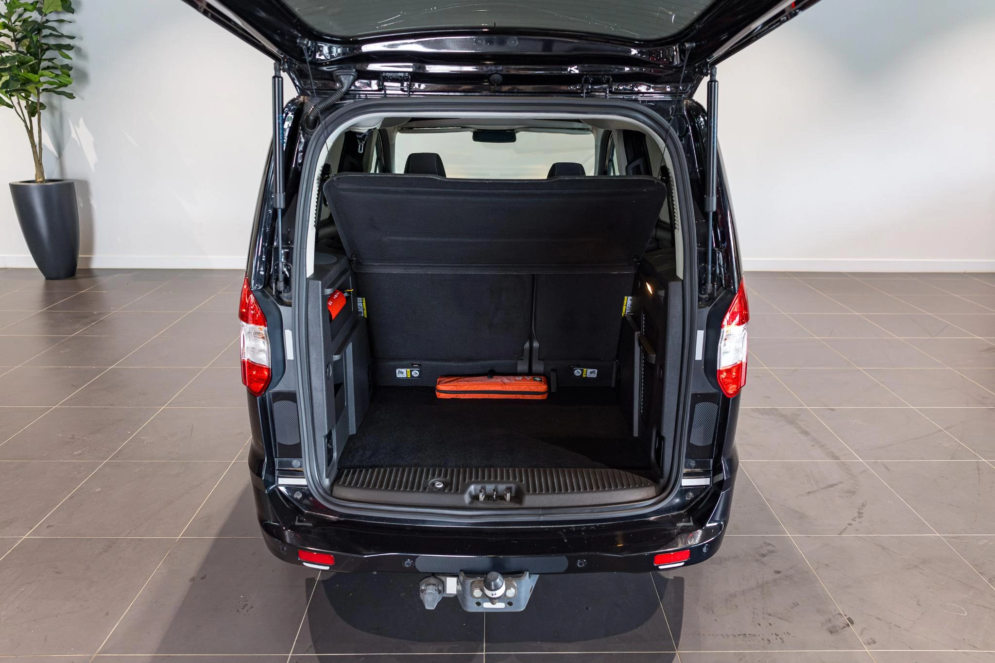Ford Tourneo 1.5 TDCi 75kW Ambiente
