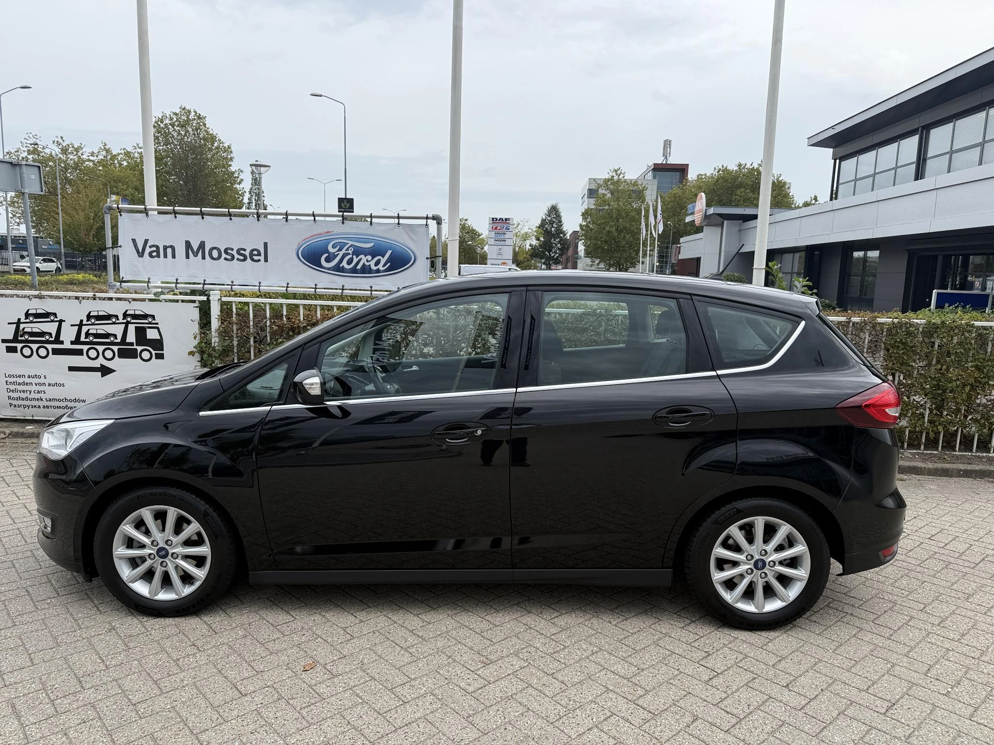 Ford-C-MAX-image-1