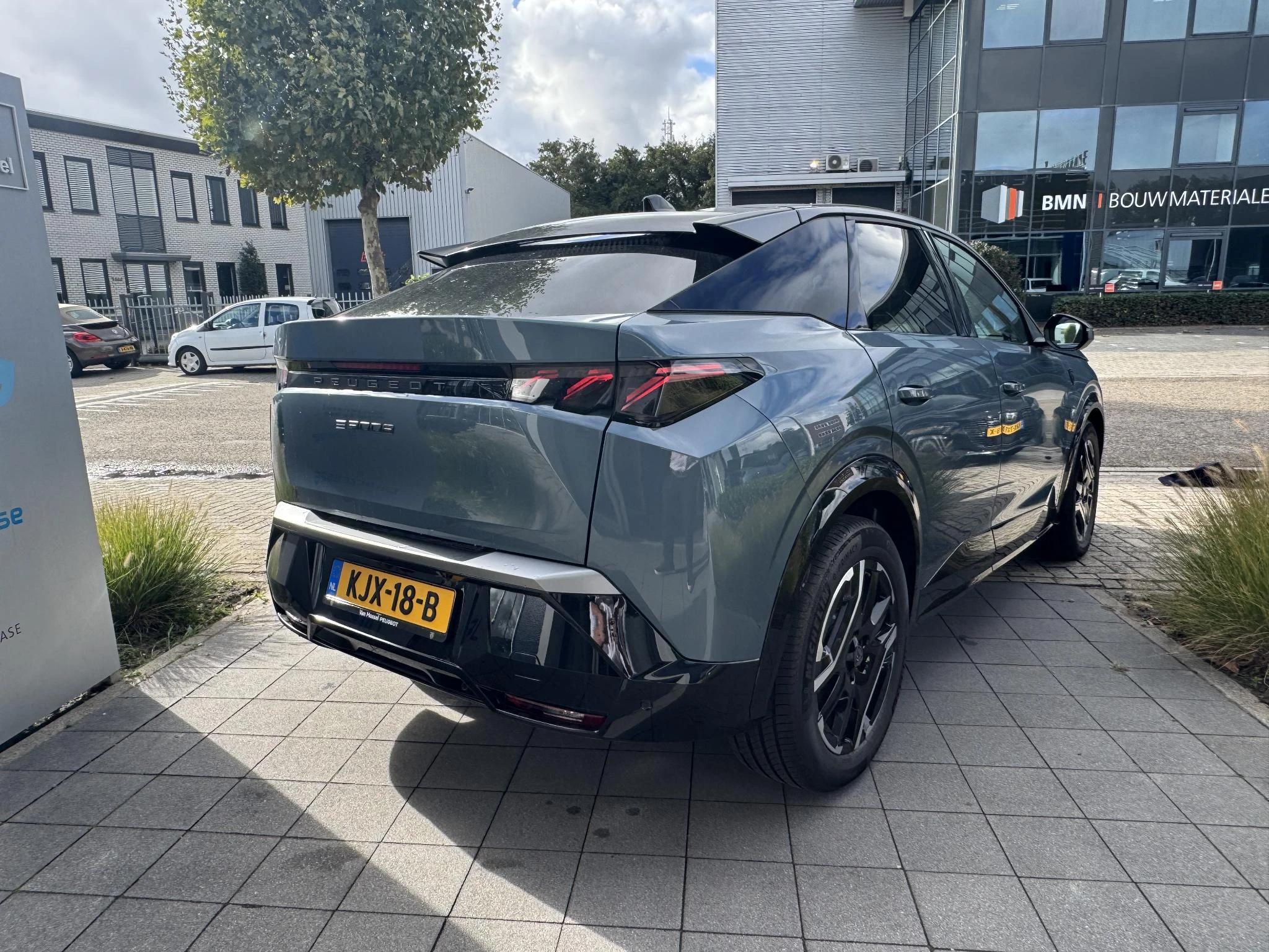 Peugeot-e-3008-image-36