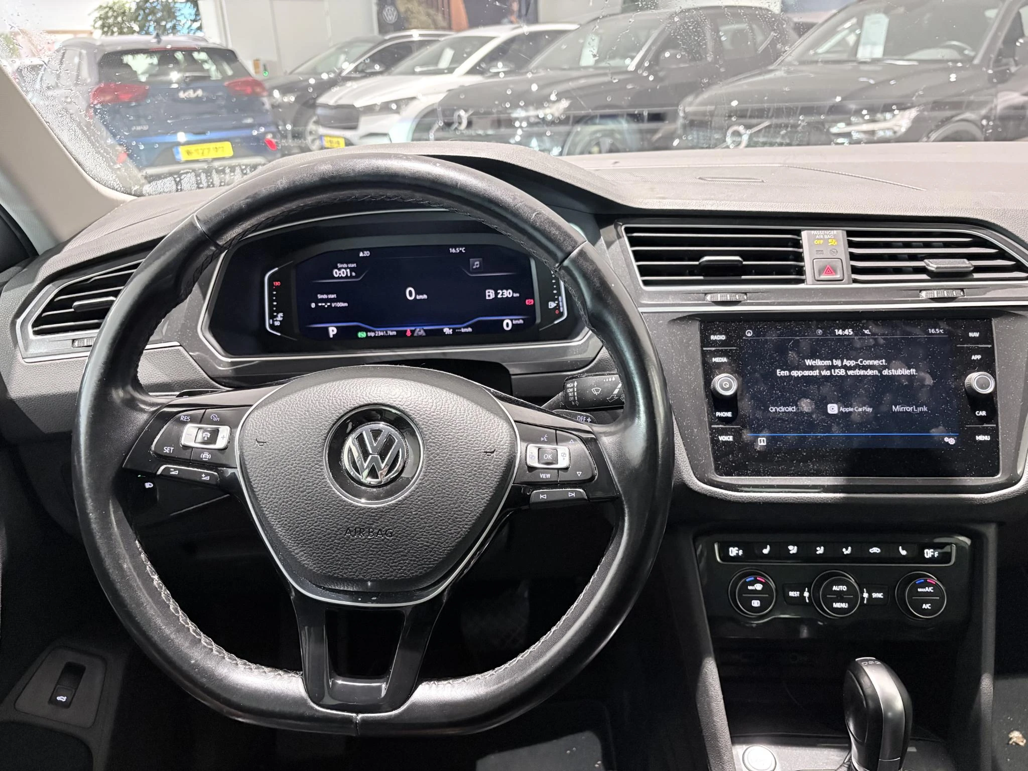 Volkswagen-Tiguan-image-18