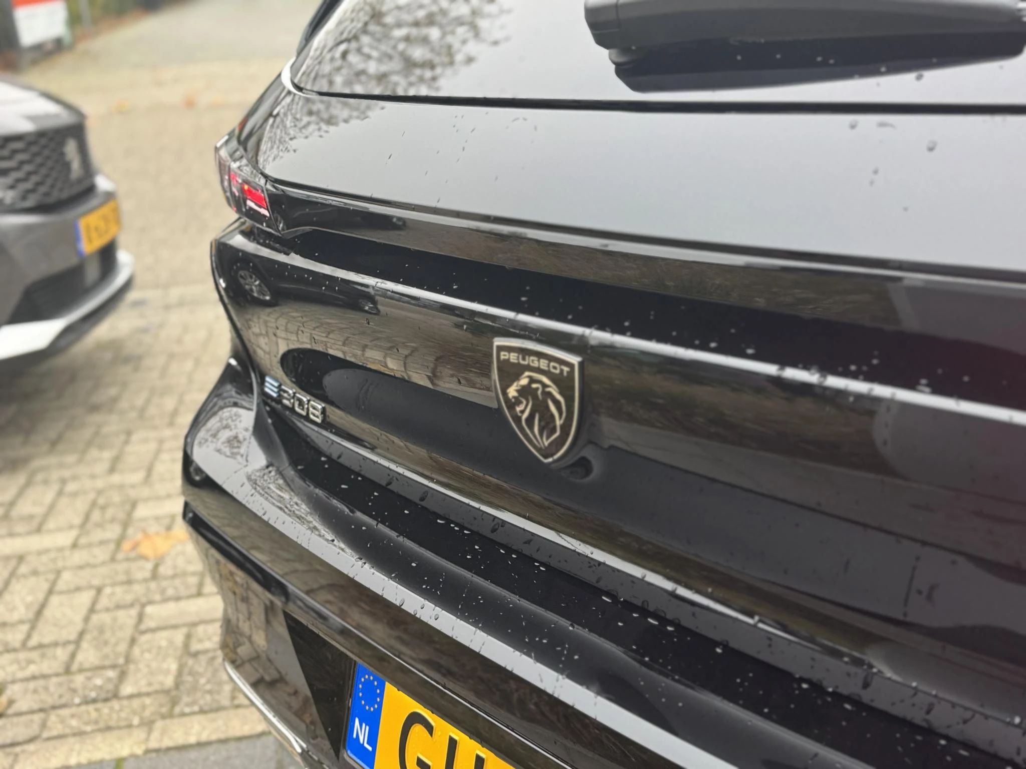 Peugeot-e-308-image-10