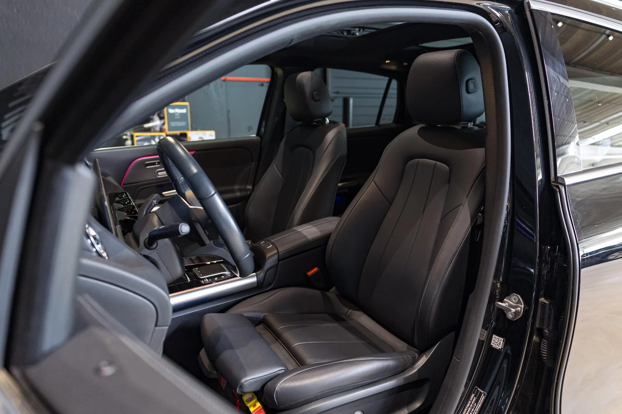 Mercedes-Benz-EQA-image-24
