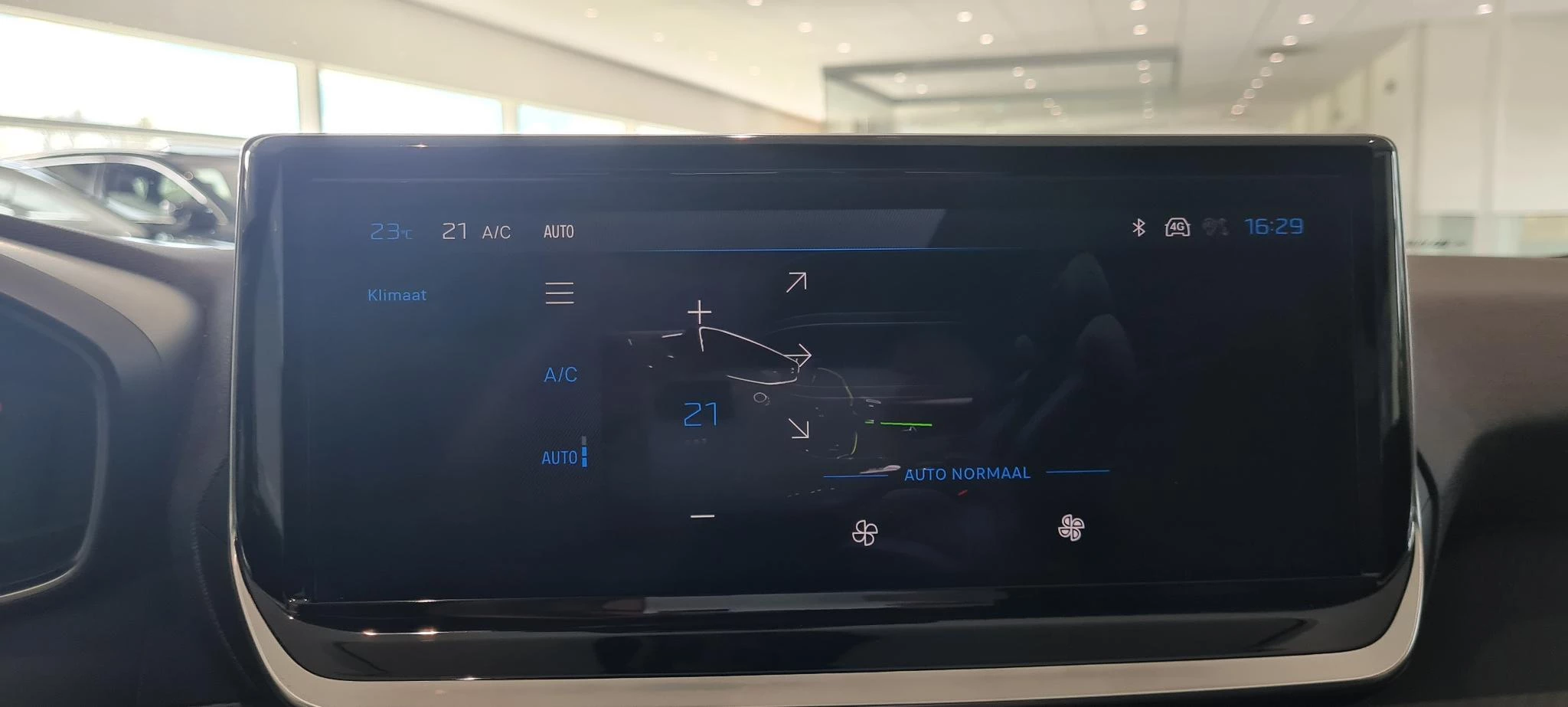 Peugeot 208 1.2 Hybrid 110 e-DCS6 Allure