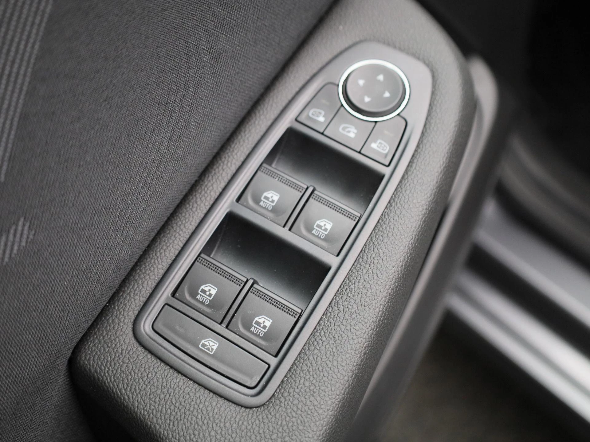 Renault-Clio-image-32