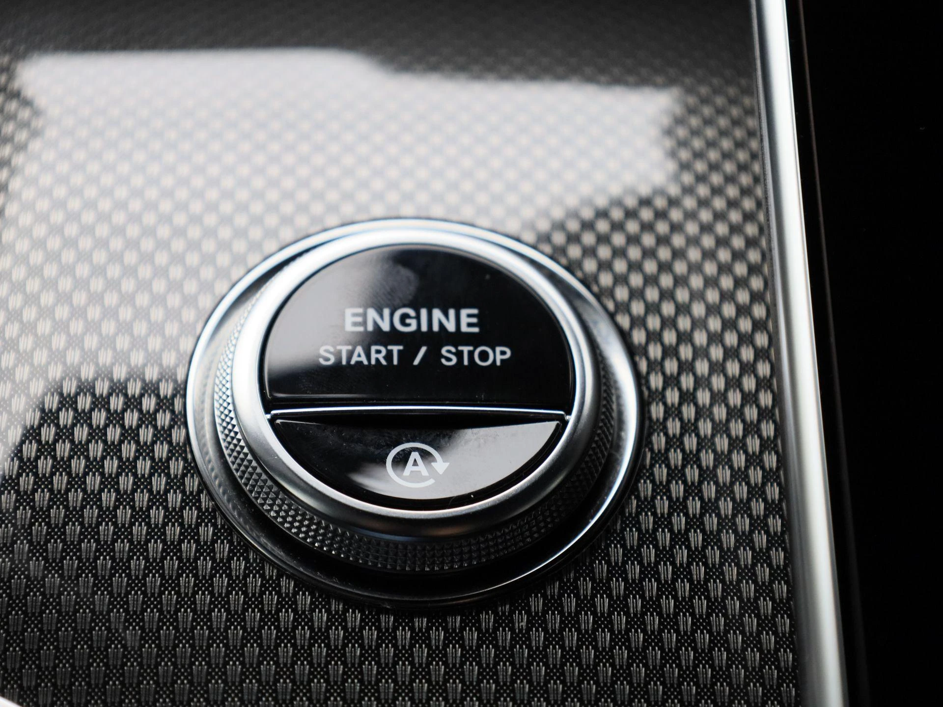 Mercedes-Benz-GLC-image-22