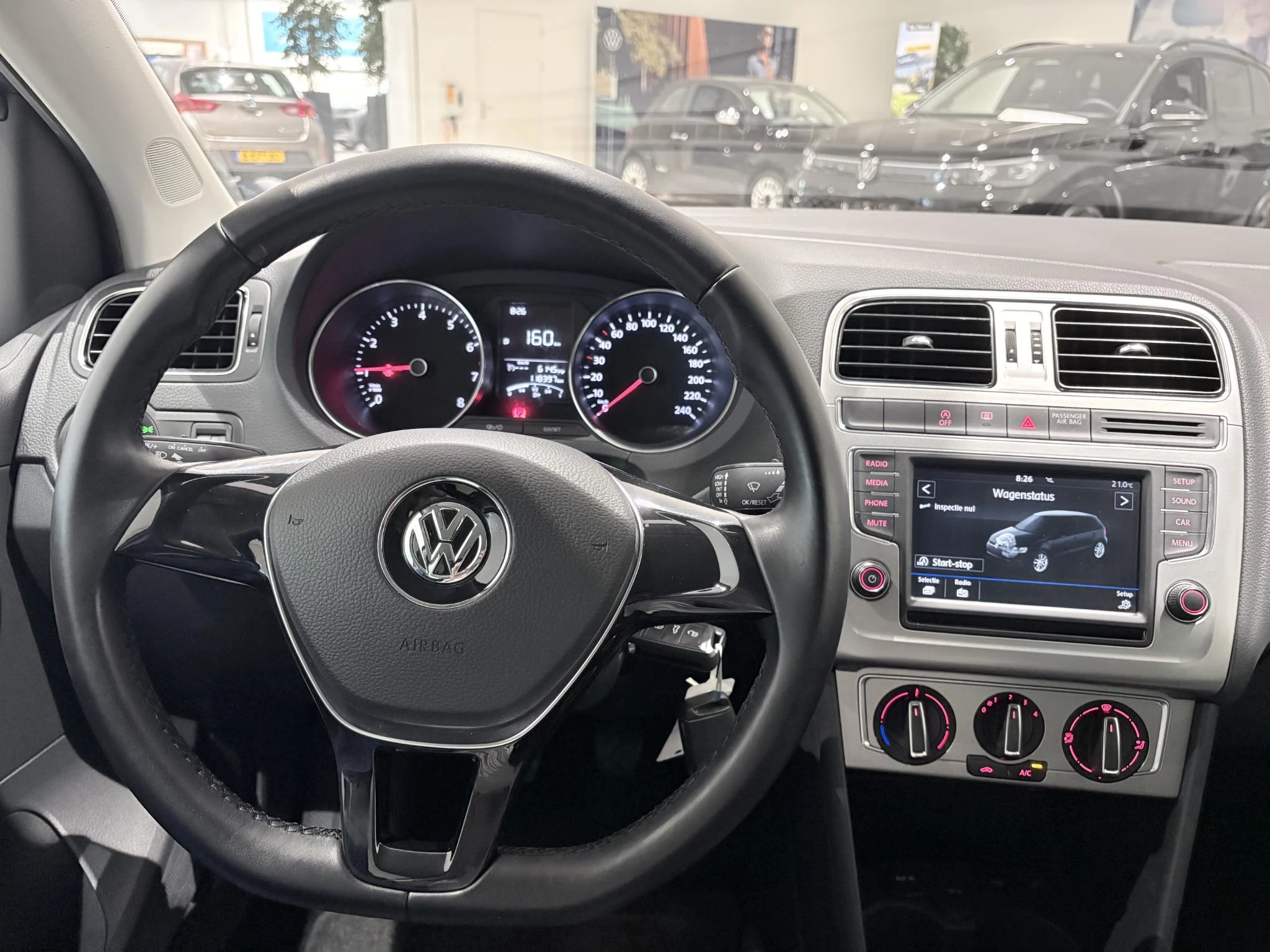 Volkswagen-Polo-image-15