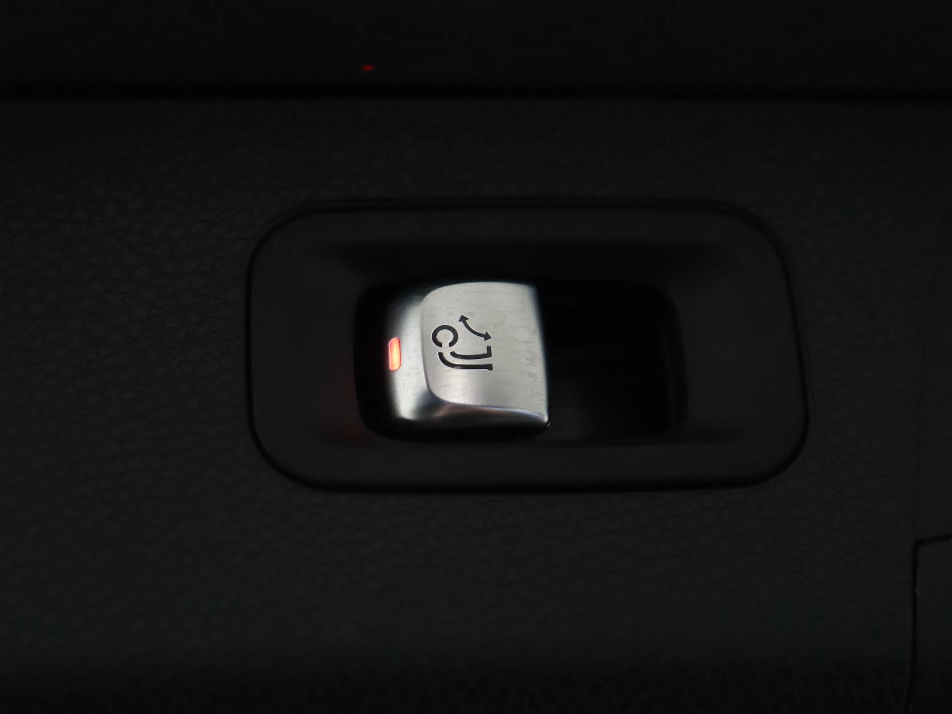 Mercedes-Benz-E-Klasse-image-32