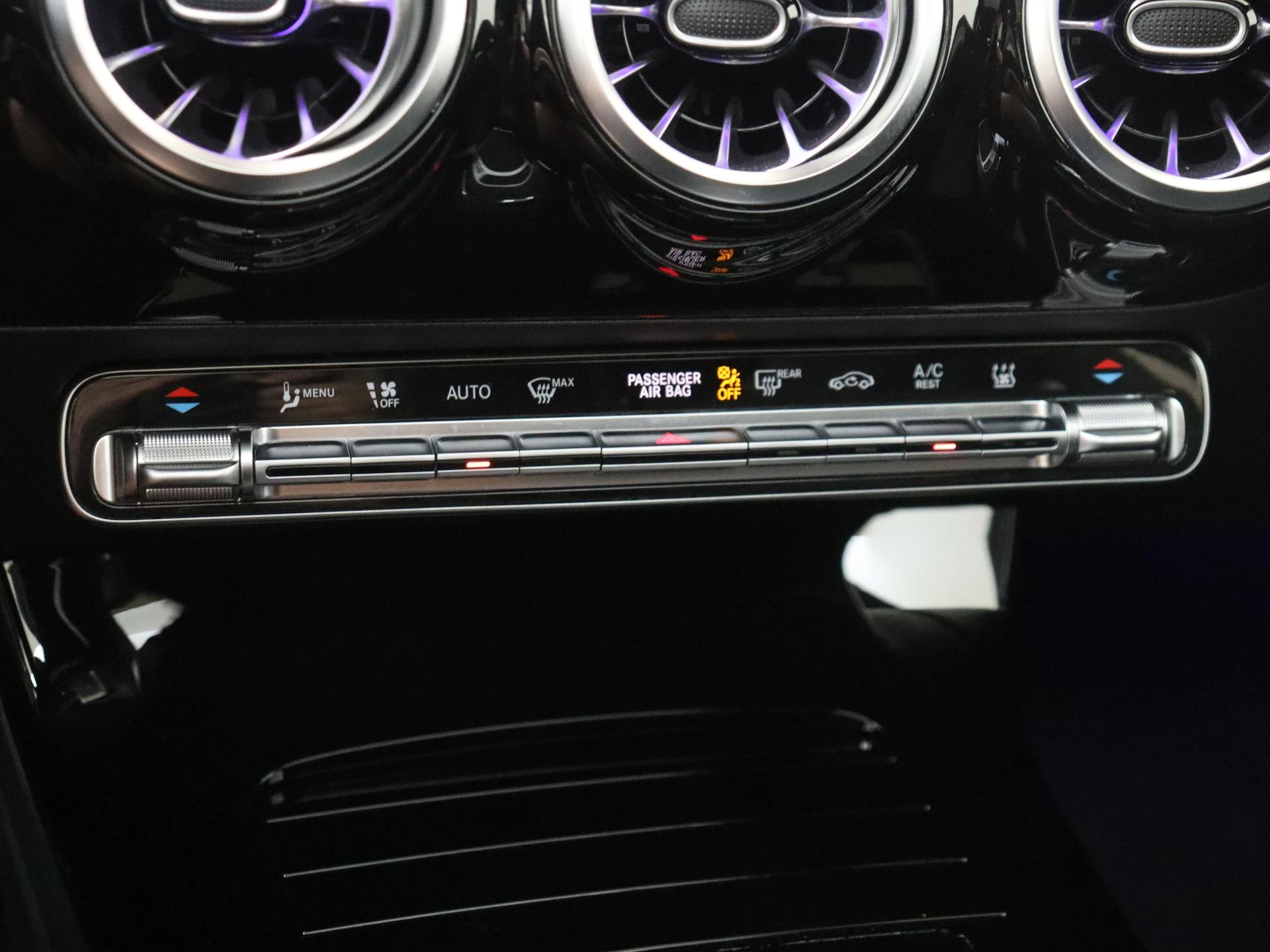 Mercedes-Benz-A-Klasse-image-19