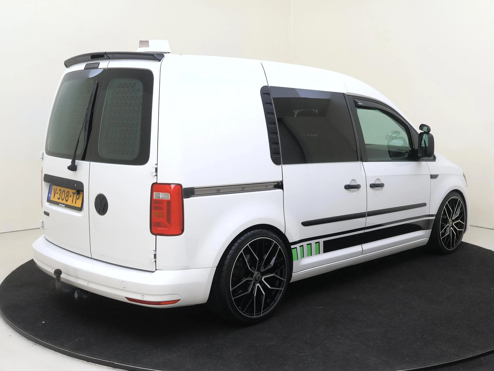 Volkswagen-Caddy-image-3
