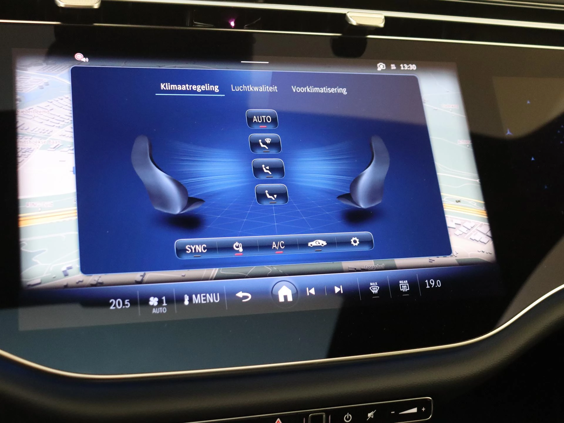 Mercedes-Benz-E-Klasse-image-17