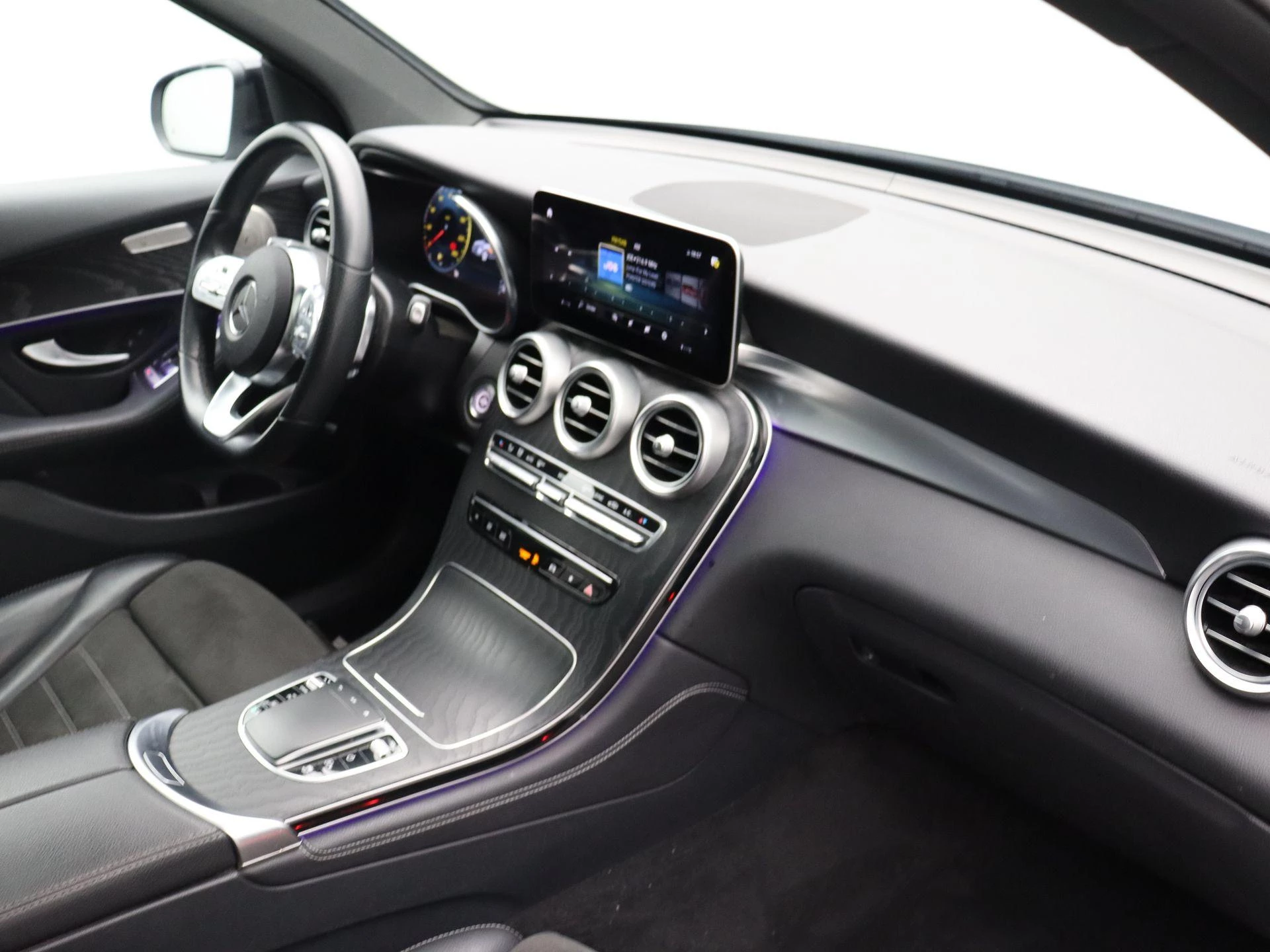 Mercedes-Benz GLC 200 d AMG LINE + CARPLAY + BURMESTER + PANO DAK +