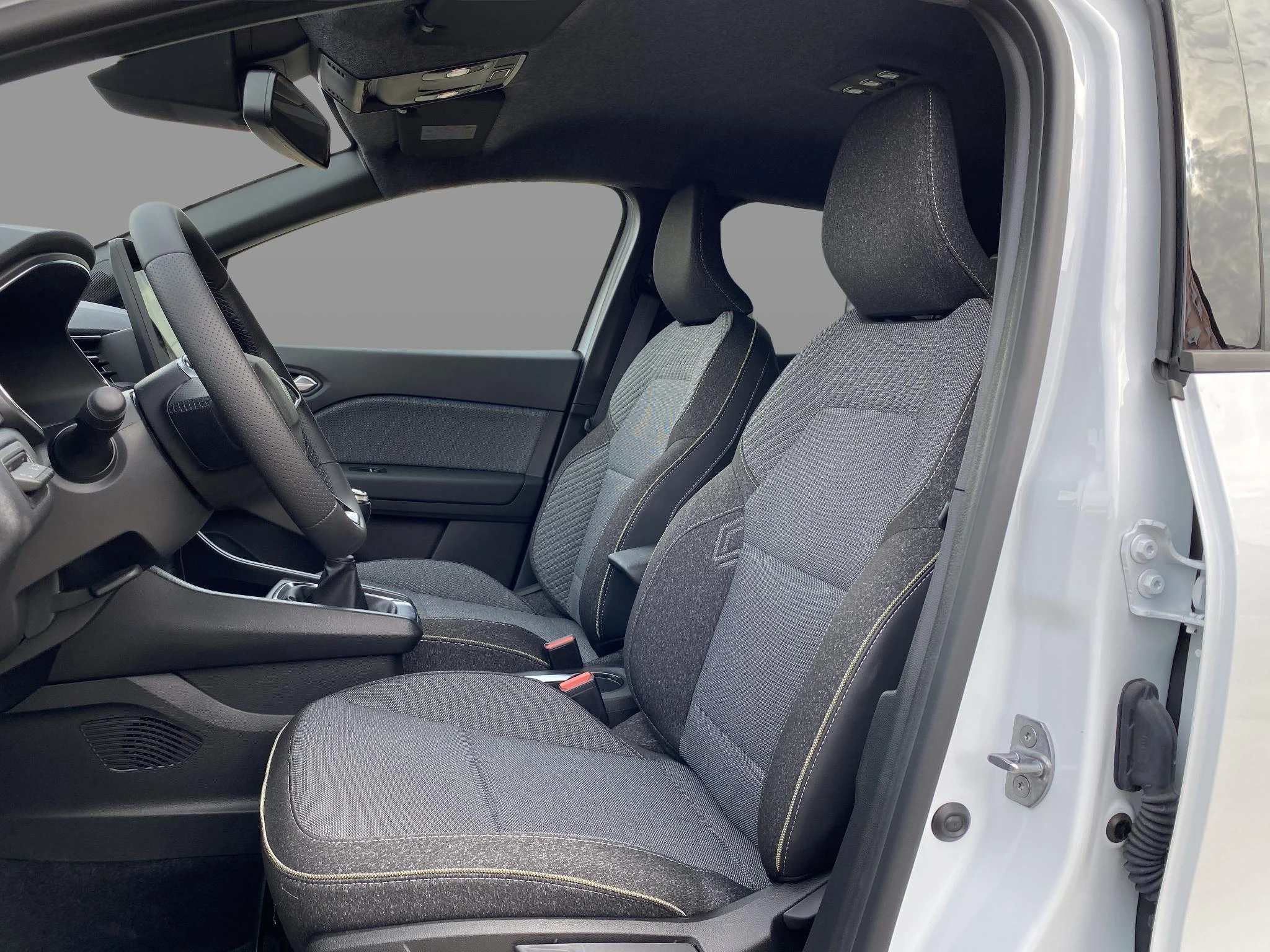 Renault-Captur-image-12