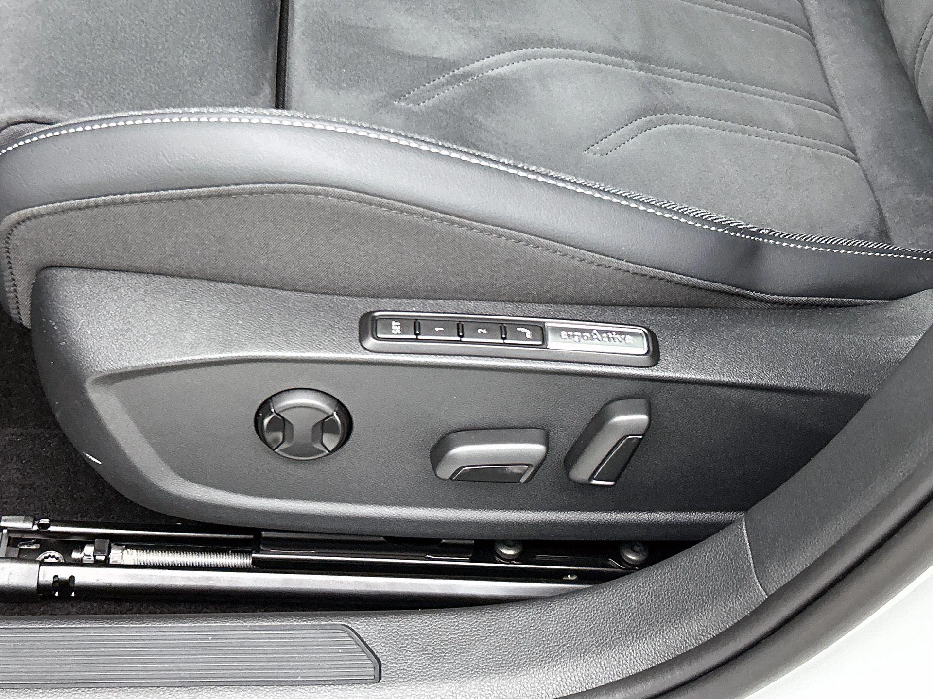 Volkswagen-Golf-image-15